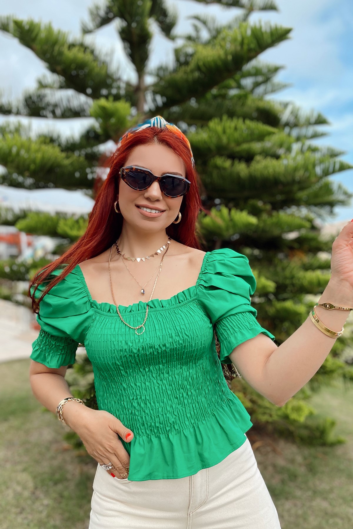 Yeşil Kolu Lastikli Gipeli Bluz