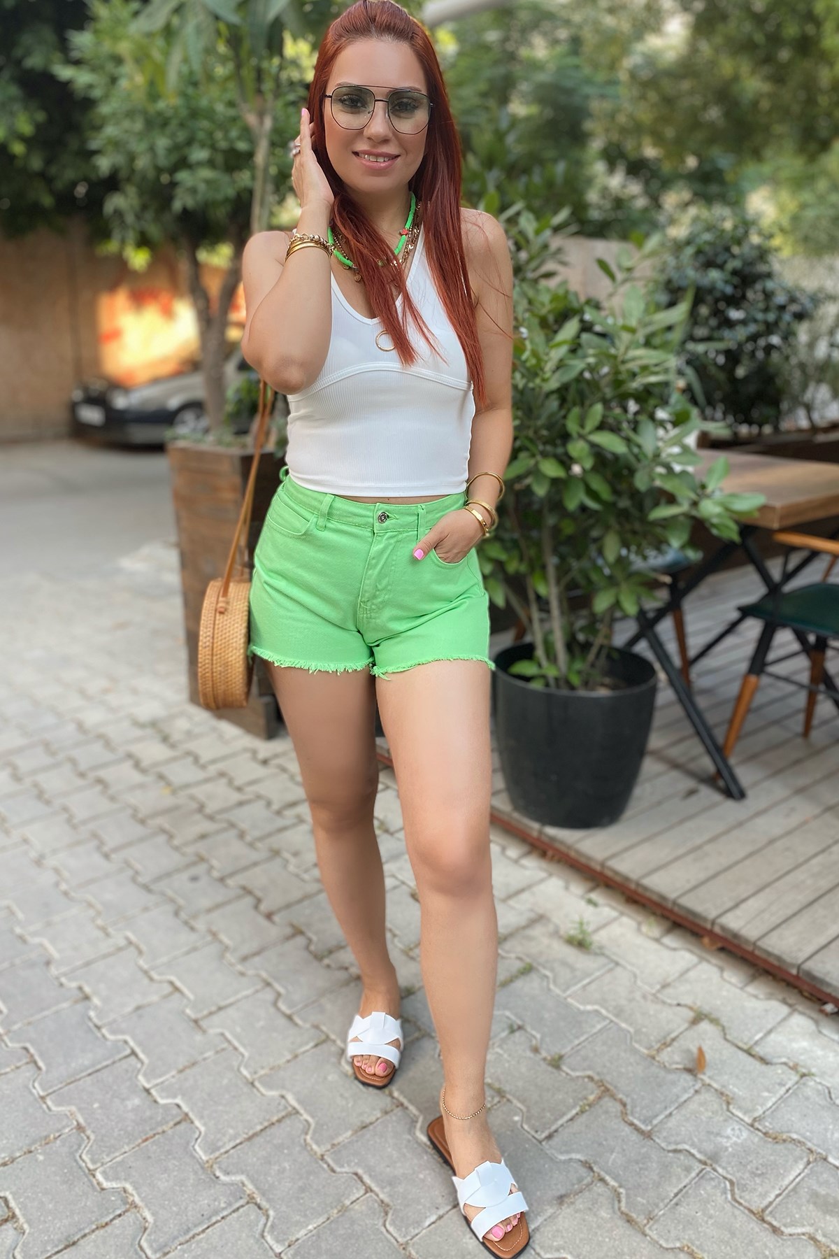 Yeşil Renk Kısa Şort