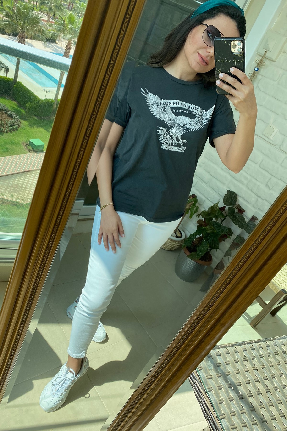 Yıkama Detaylı Kartal Tshirt