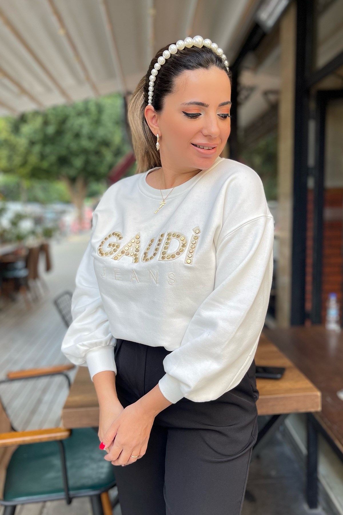 Zımba Detaylı Ekru Sweatshirt