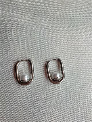 İncili Küpe