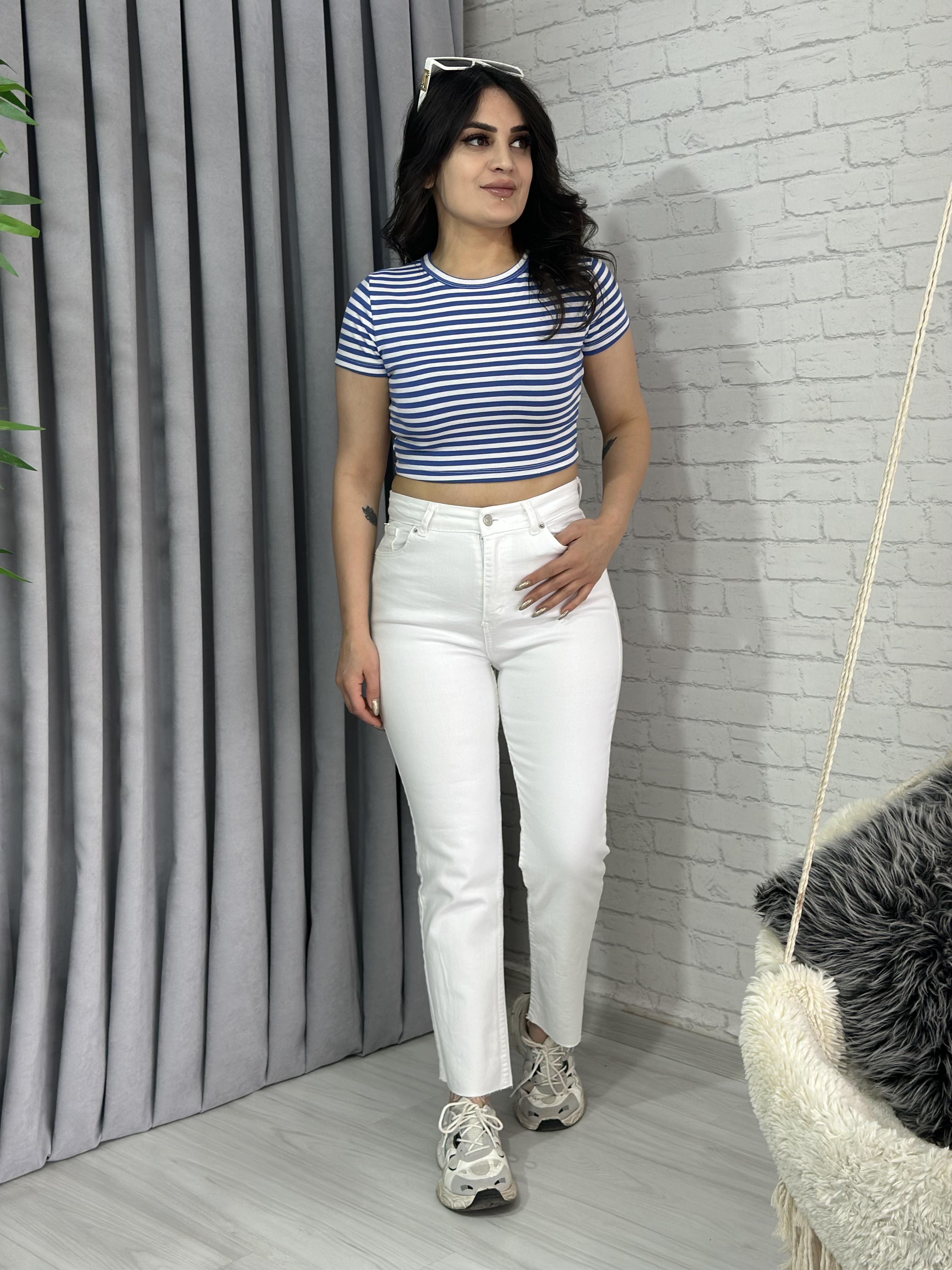Beyaz Yüksek Bel Paçası Kesik Orjinal Fit Mom Jean A908