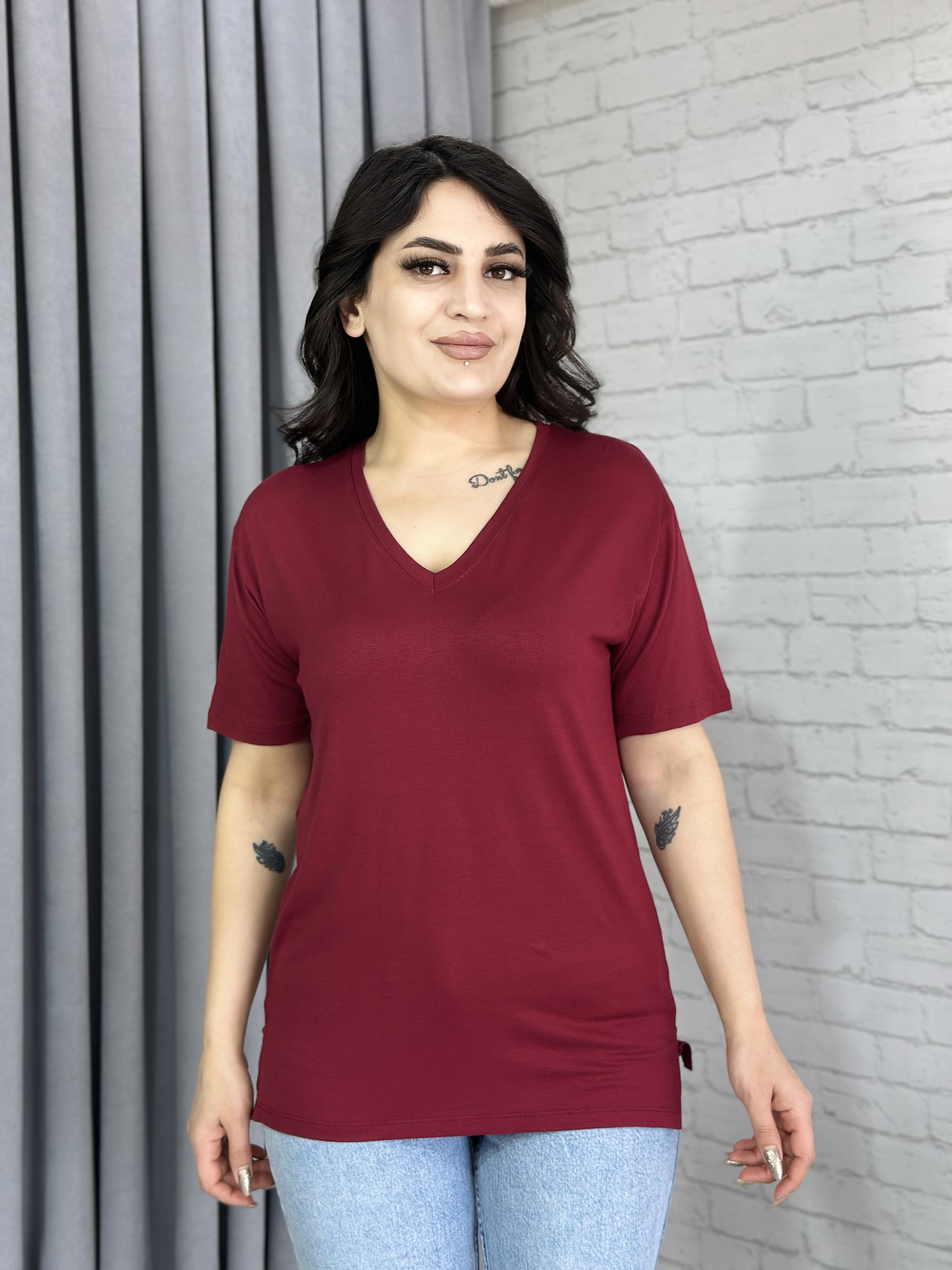 Bordo V Yaka Kısa Kol Yandan Yırtmaçlı Viskon Tshirt  A074