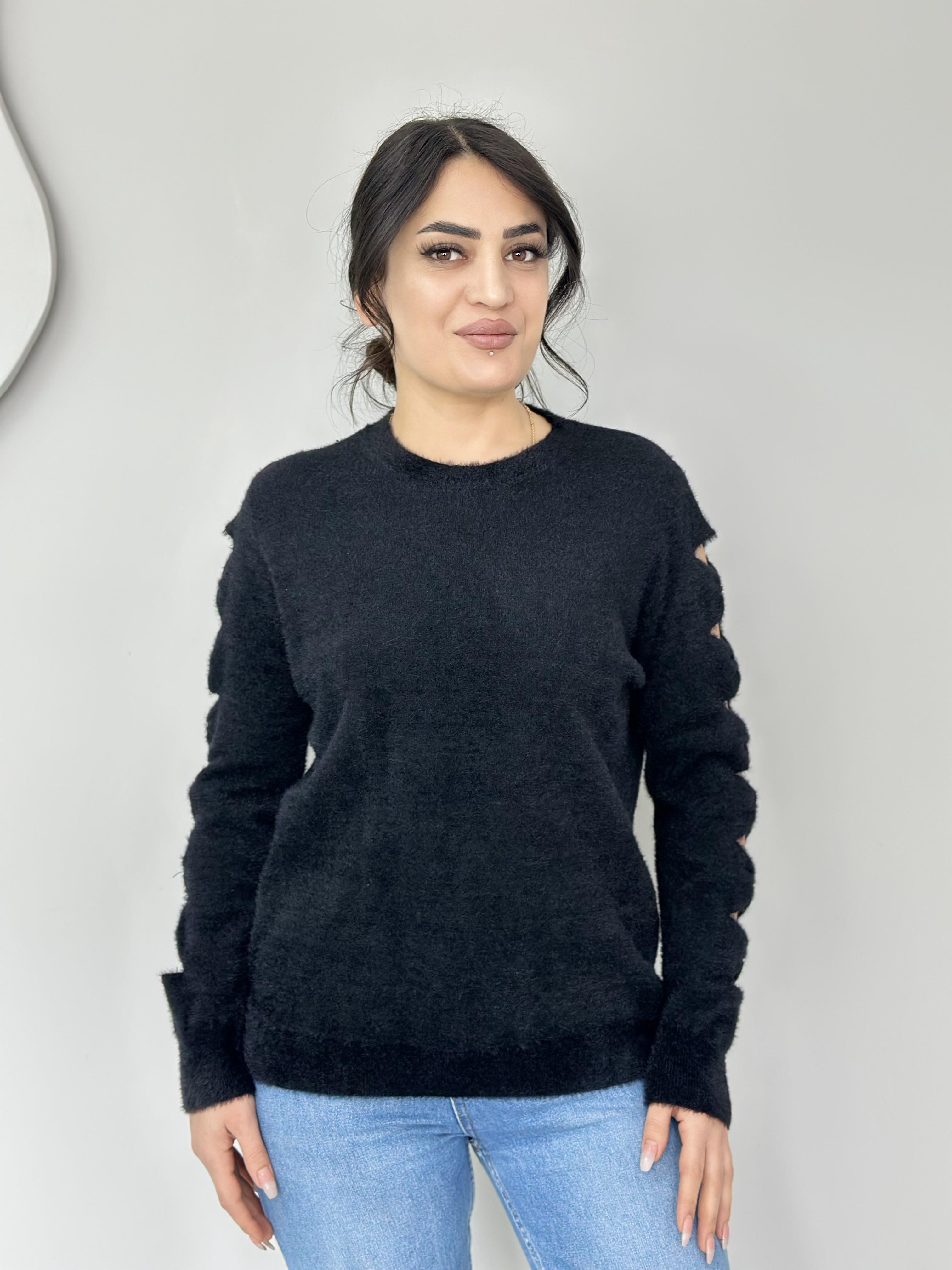 Elio Siyah Bisiklet Yaka Yan Kol Taş Zımba Detaylı Angora Triko Kazak C5202