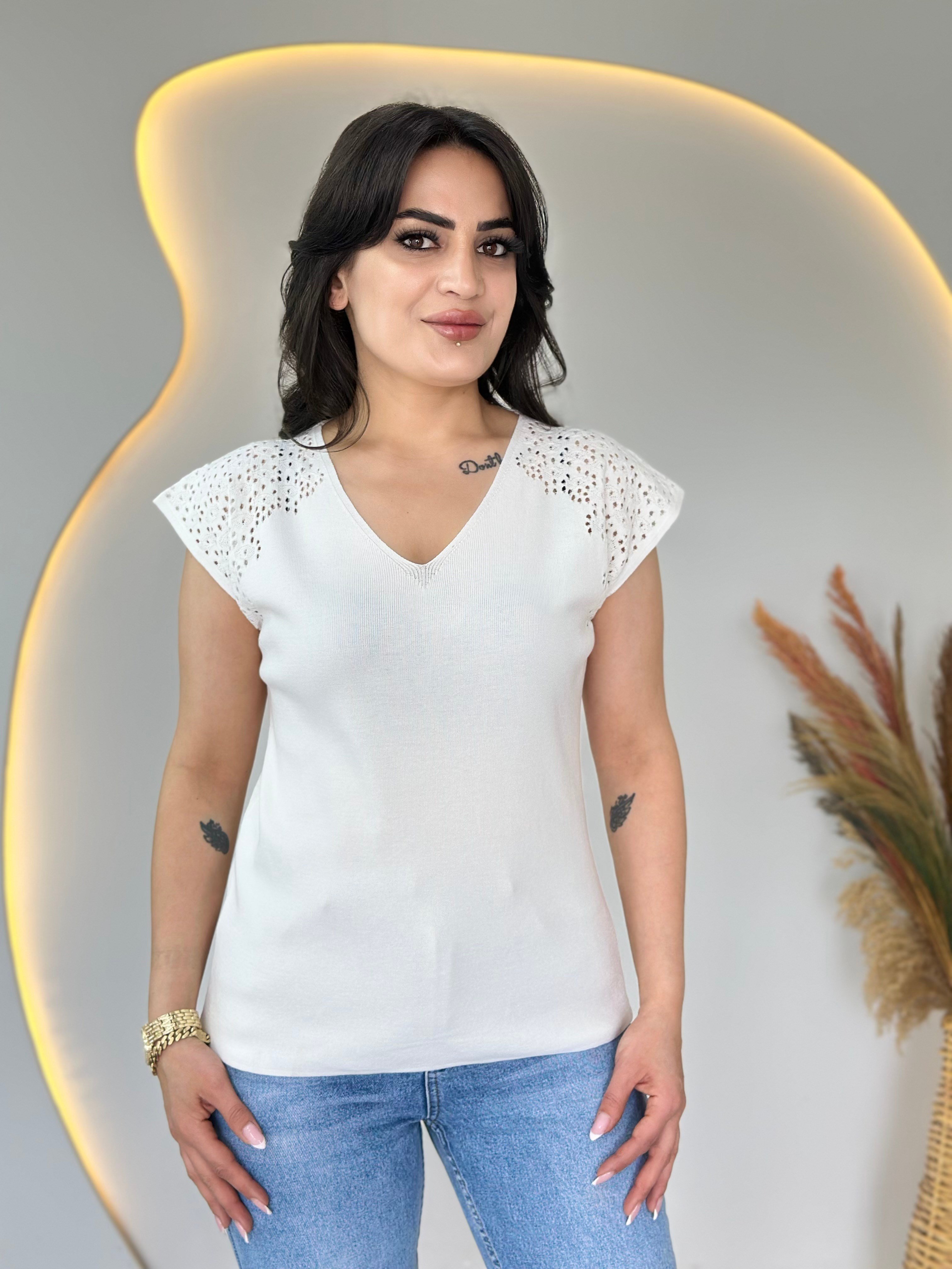 Fore Beyaz V Yaka Ajurlu Mevsimlik Triko Bluz A105