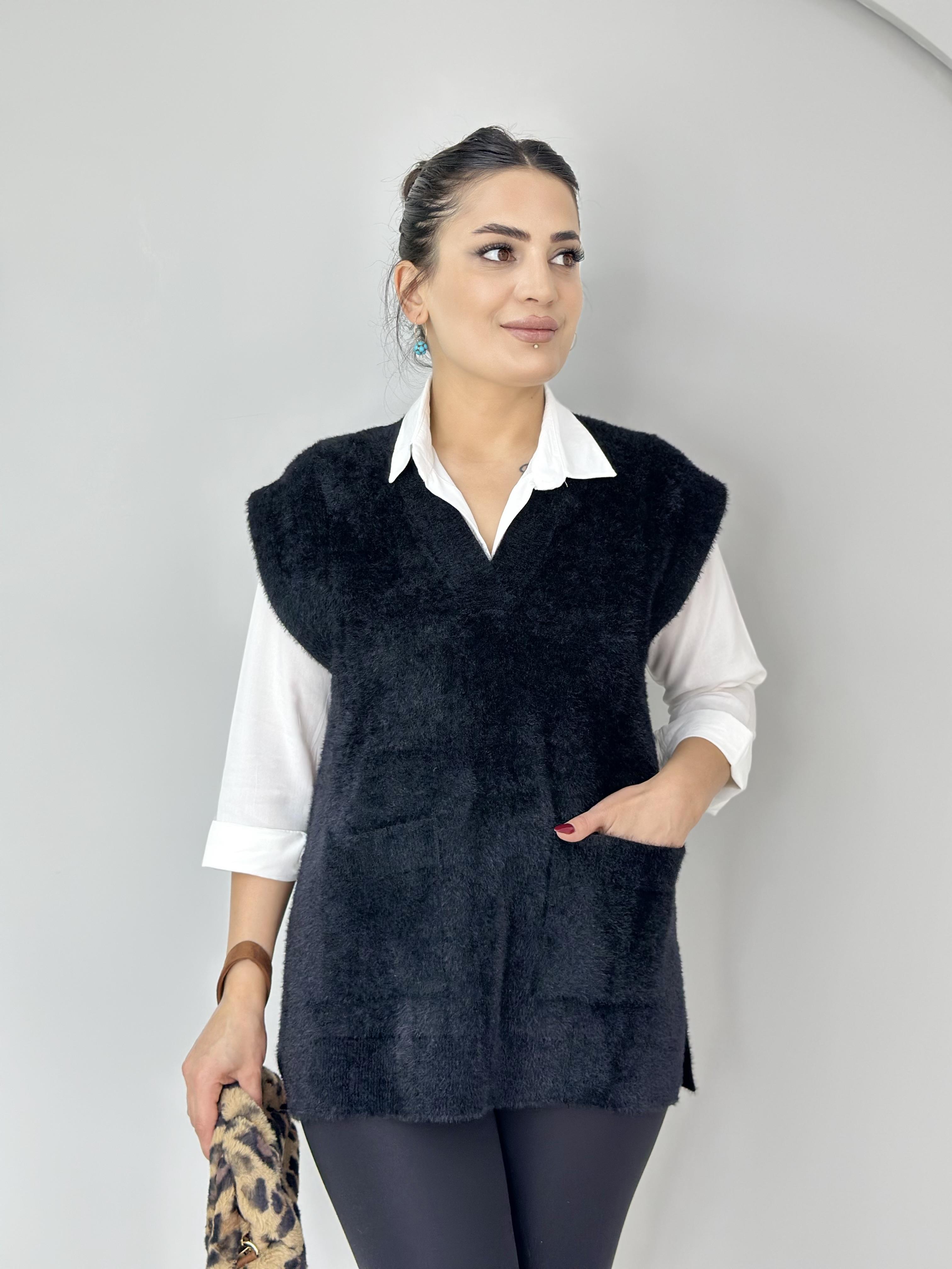 Ginny Siyah Tay Tüylü Cepli Süveter Yelek A920