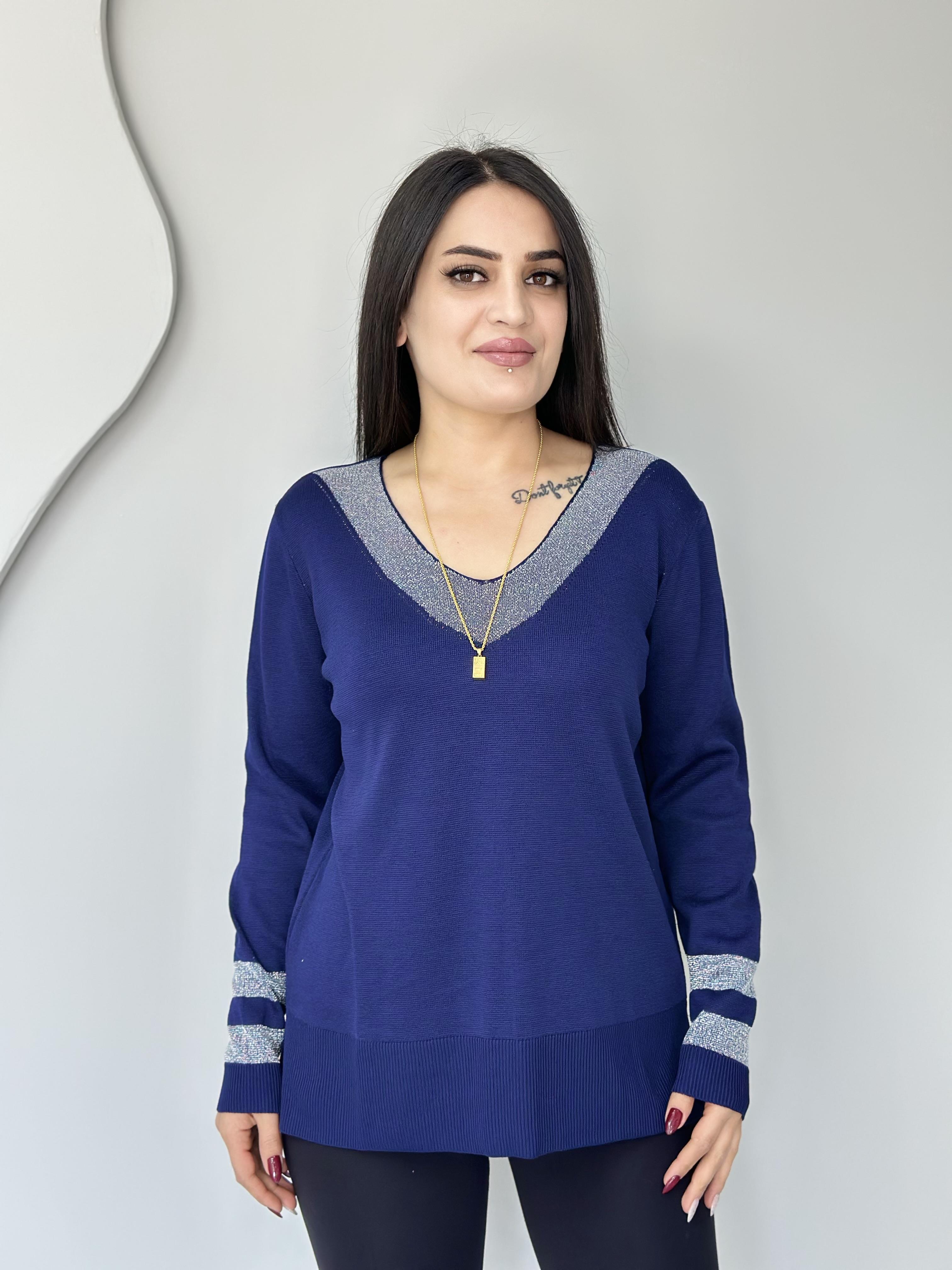 Kora Lacivert V Yaka Yakası Ve Kolu Gri Simli Likralı Yandan Yırtmaçlı Triko Bluz A070