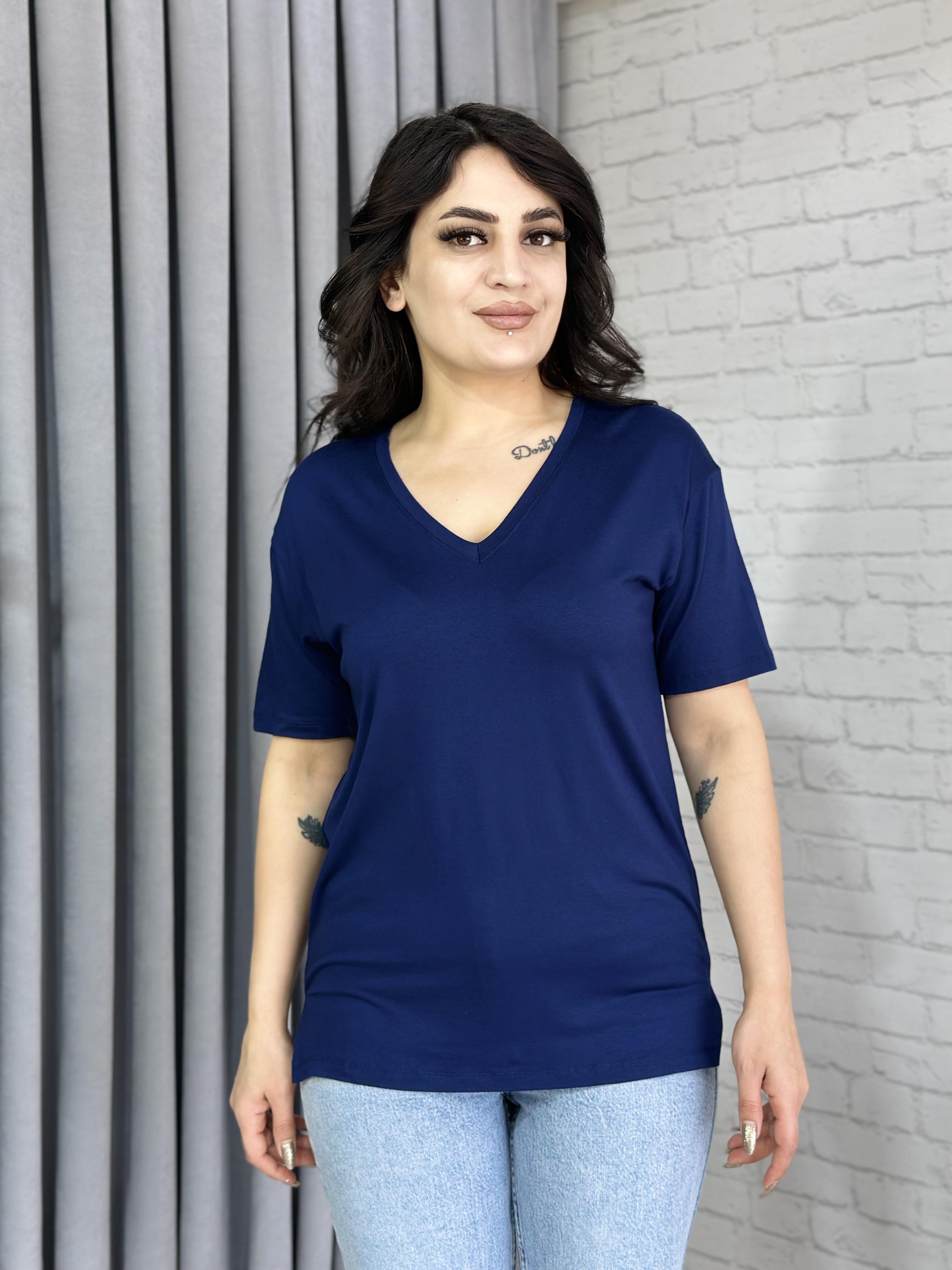Lacivert V Yaka Kısa Kol Yandan Yırtmaçlı Viskon Tshirt A036