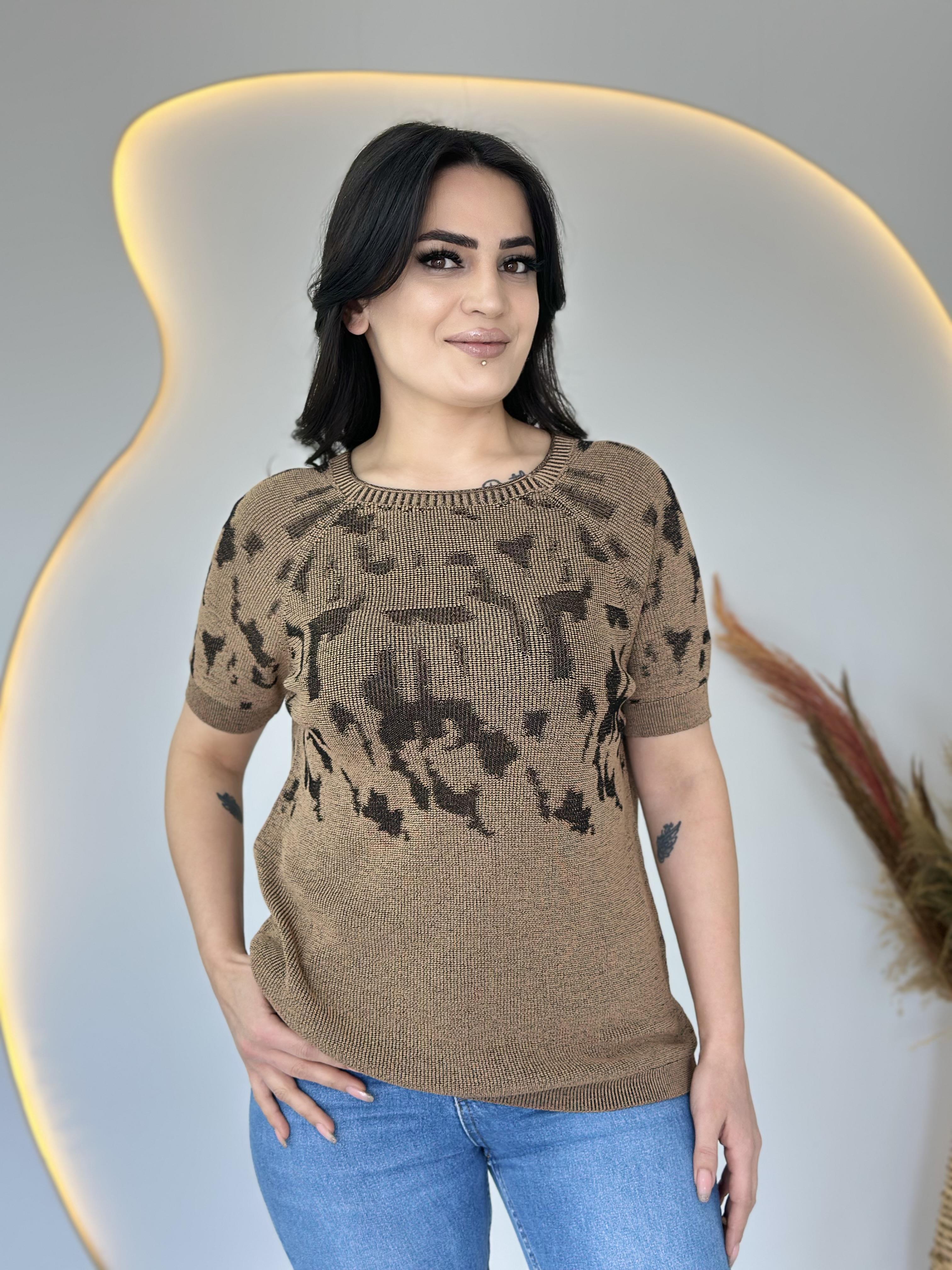 Lili Camel Jakarlı Desenli Kisa Kollu Bluz D042