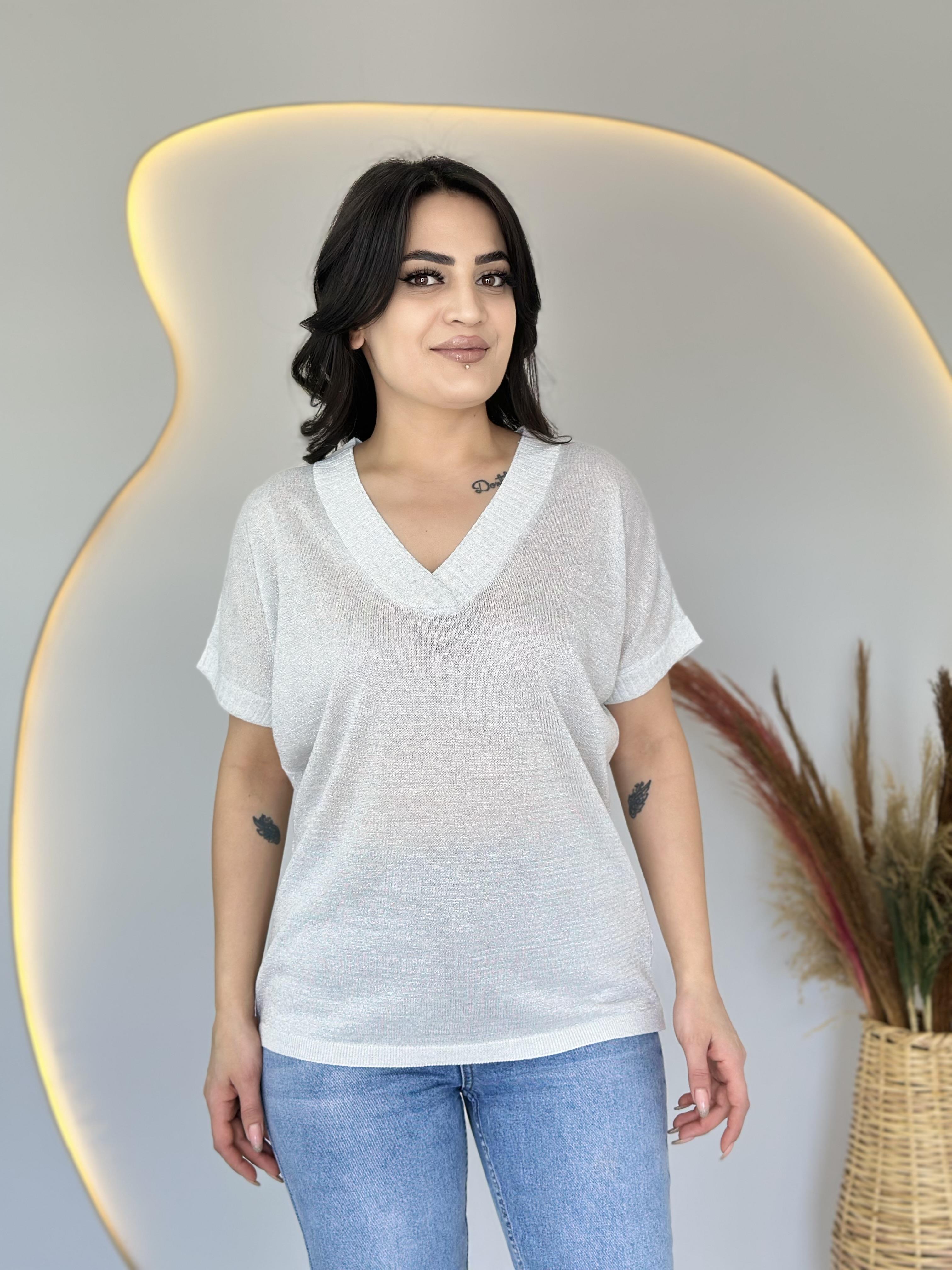 Lily Beyaz V Yaka Simli Bluz D034