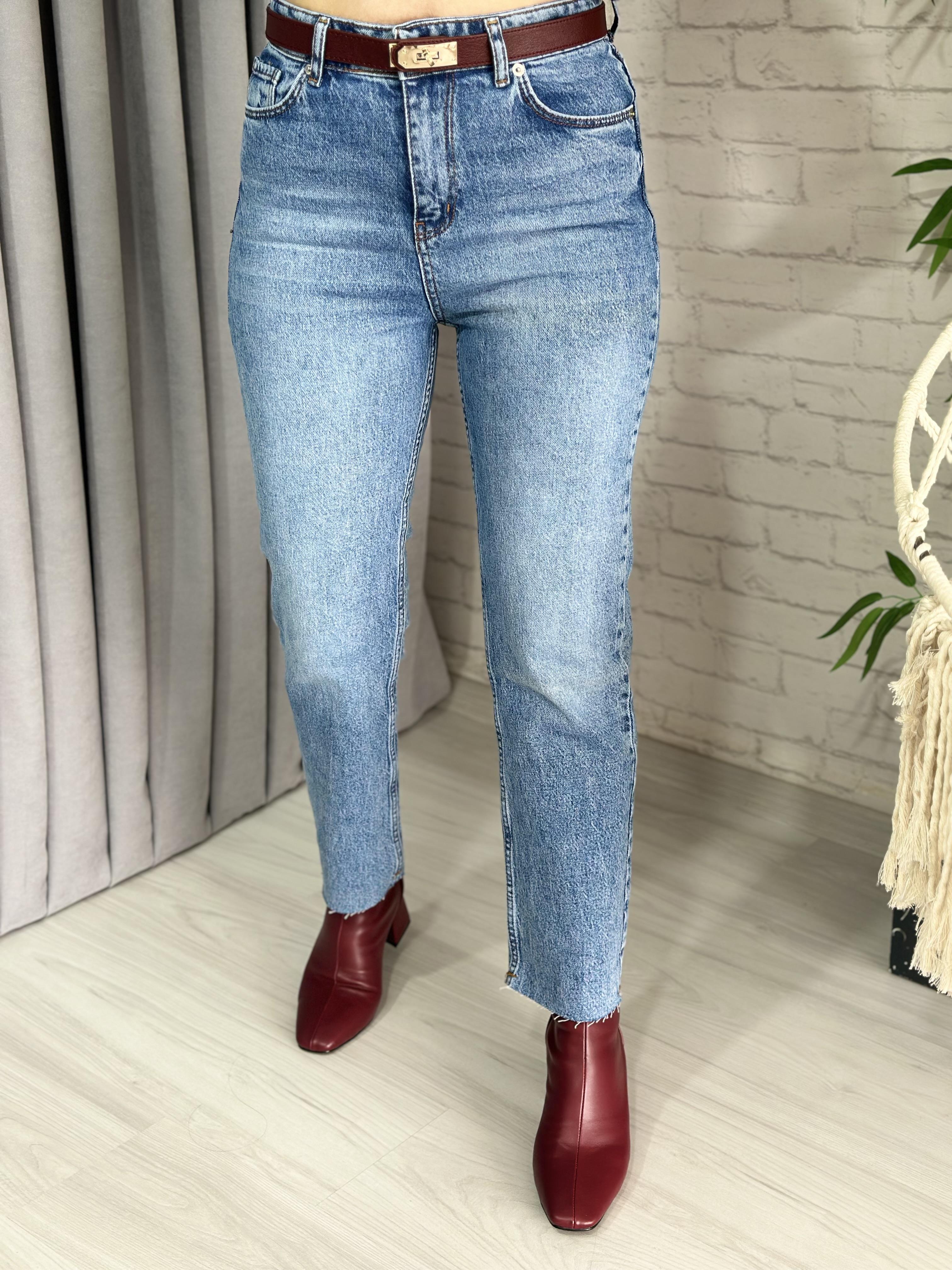 Mavi Yüksek Bel Paçası Kesik Orjinal Fit Mom
