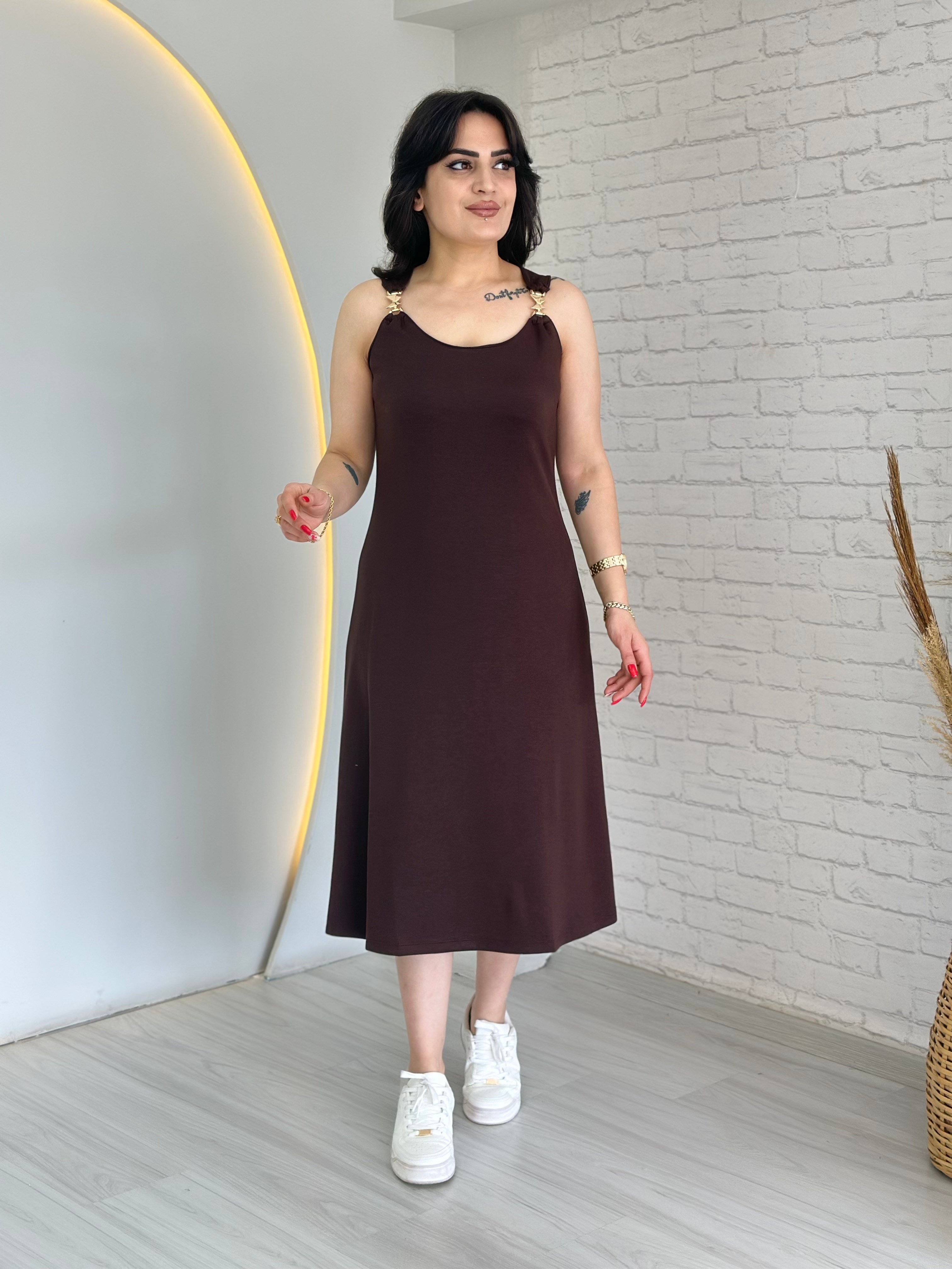 Miri Acı Kahve İnce Askılı Aksesuar Detaylı Modal Midi Elbise D085