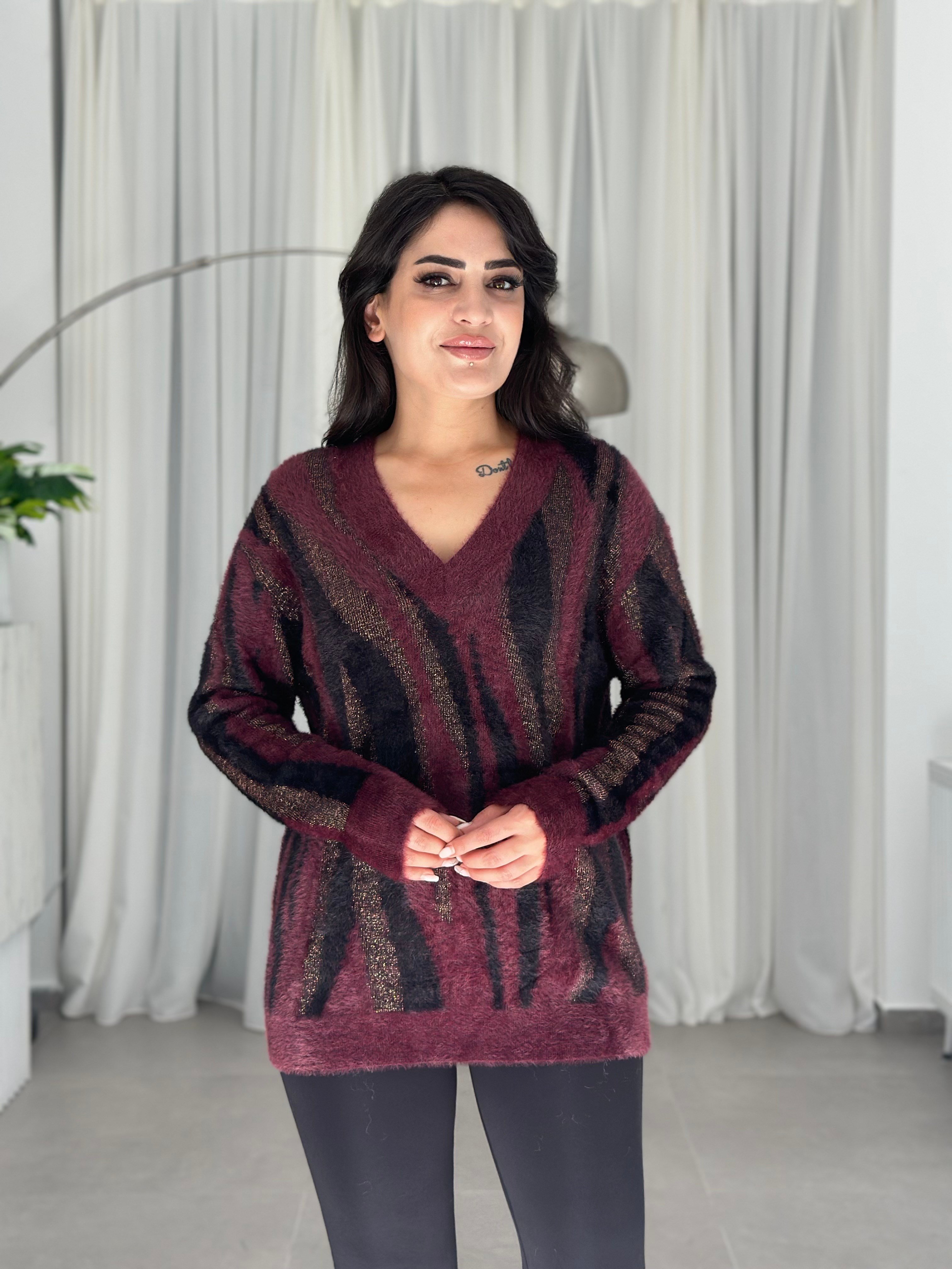 Nessa V Yaka Zebra Desenli Yumoş Tüylü Kazak Bordo 