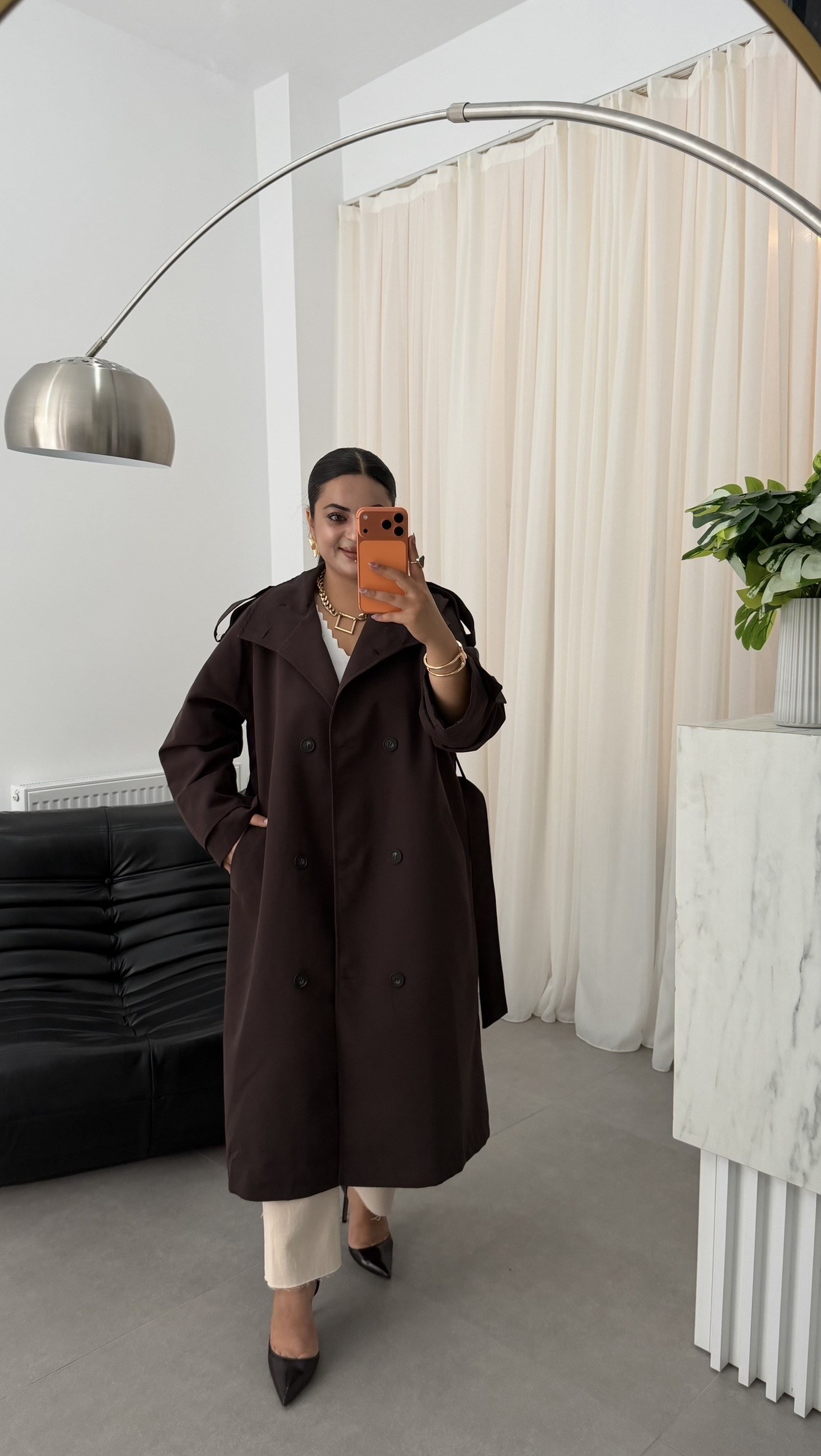 Paventi Dik Yaka Kruvaze Apoletli Çift Düğmeli Kuşak Detaylı Astarlı Midi Boy Trençkot Kahve