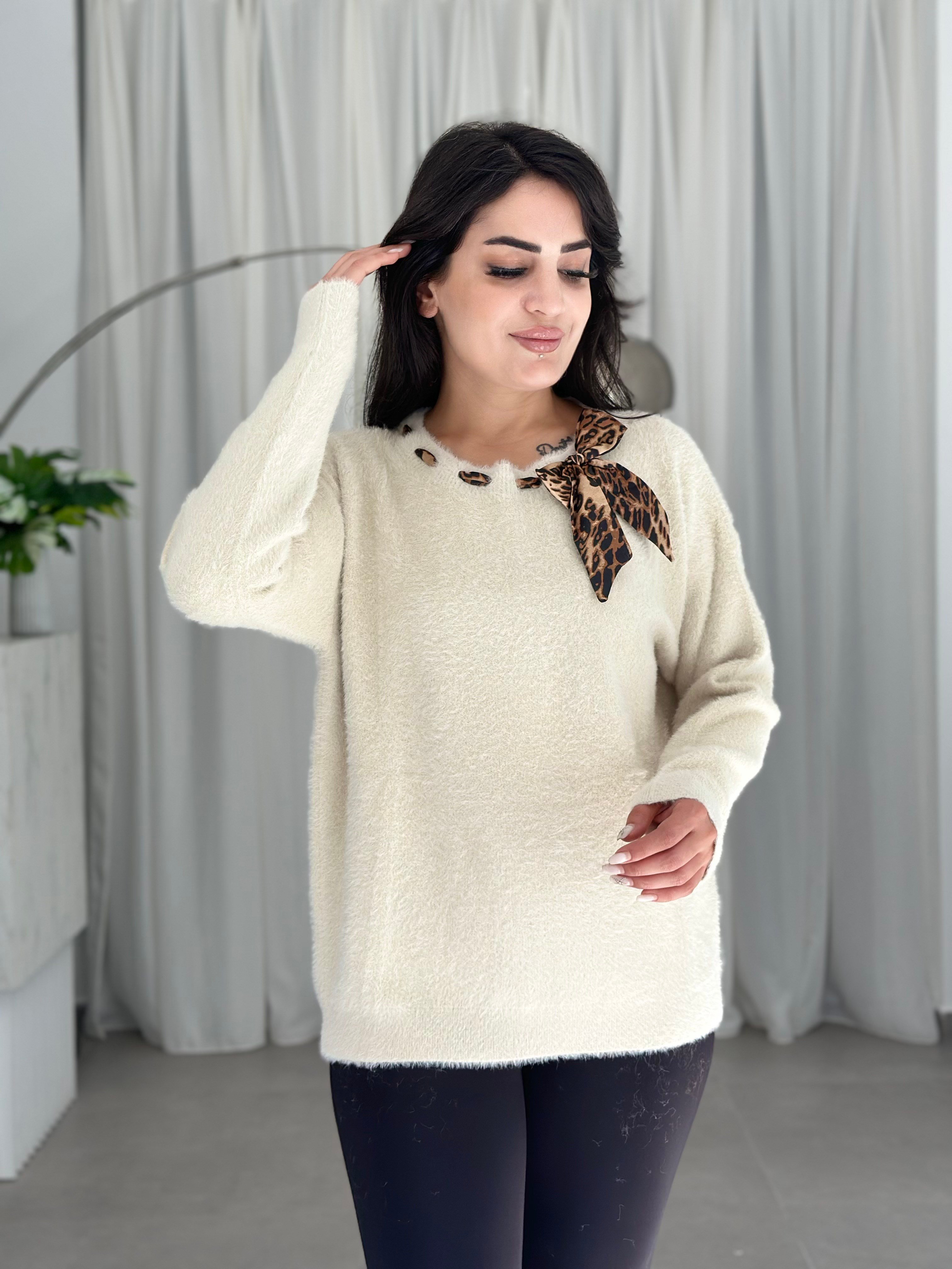 Puffy Fular Detaylı Sakallı Triko Bej