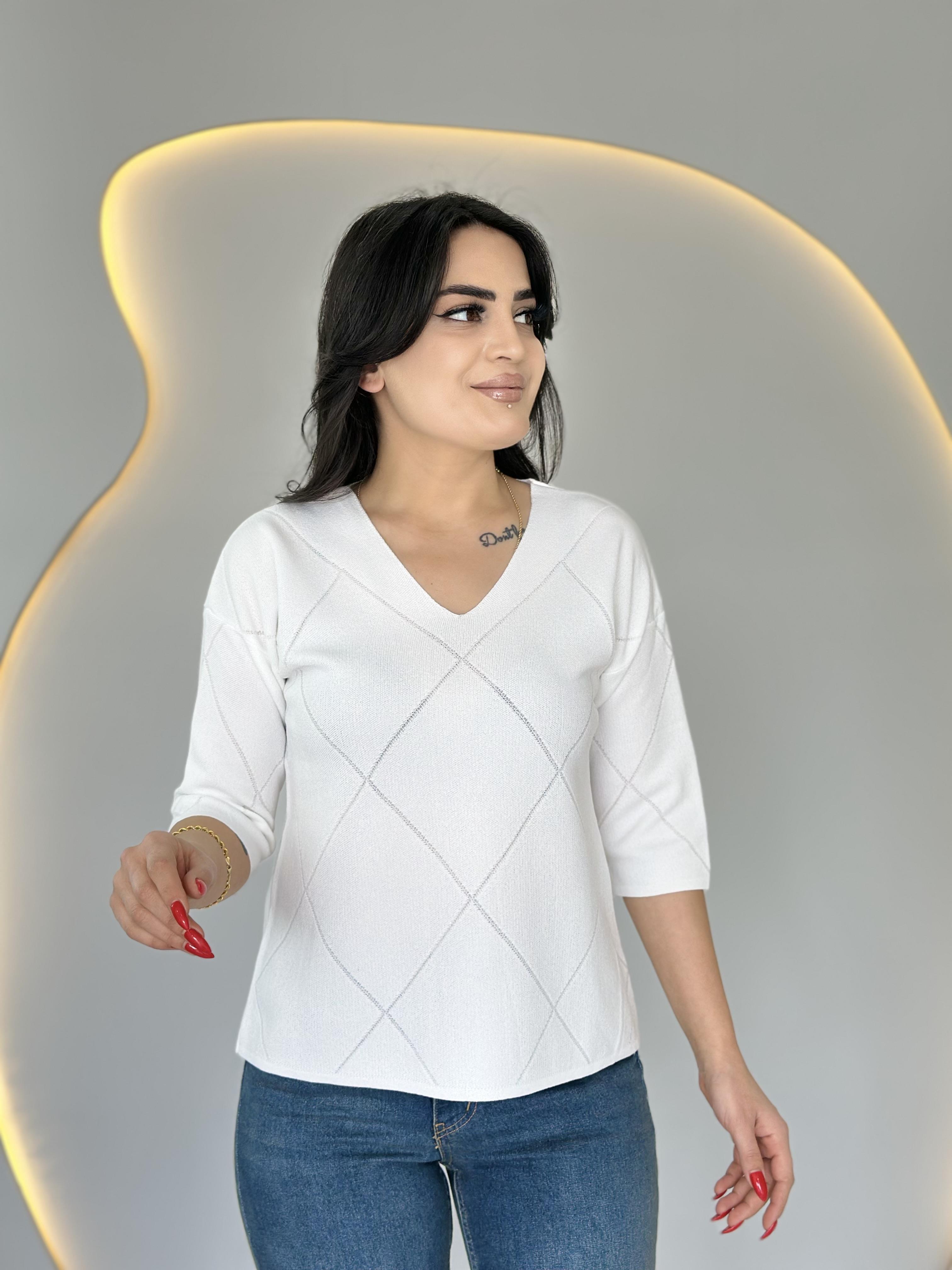 Riva Beyaz V Yaka Baklava Desen Triko Bluz D001