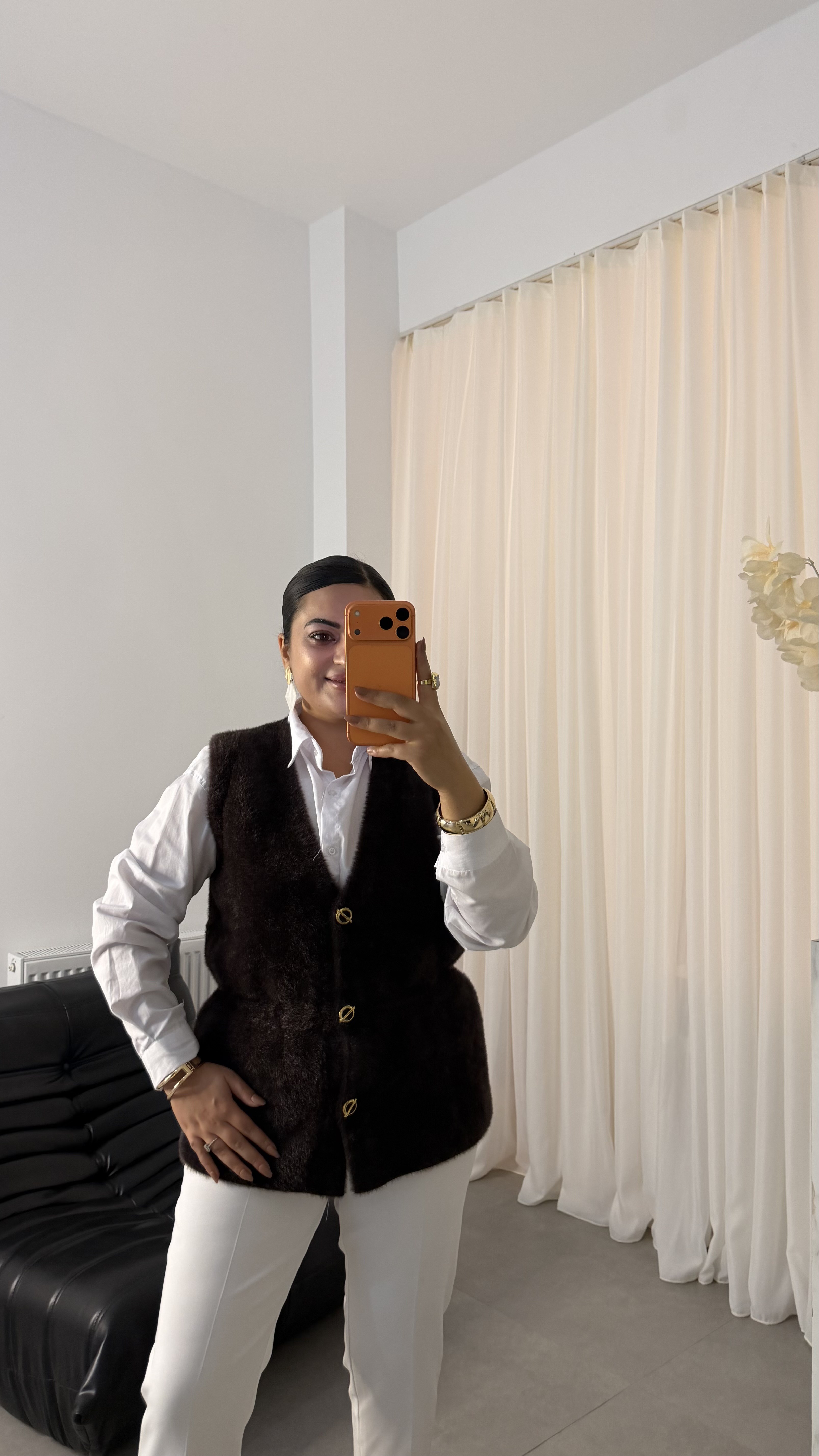 Sade Peluş Gold Düğmeli Büzgüllü Yelek Acı Kahve
