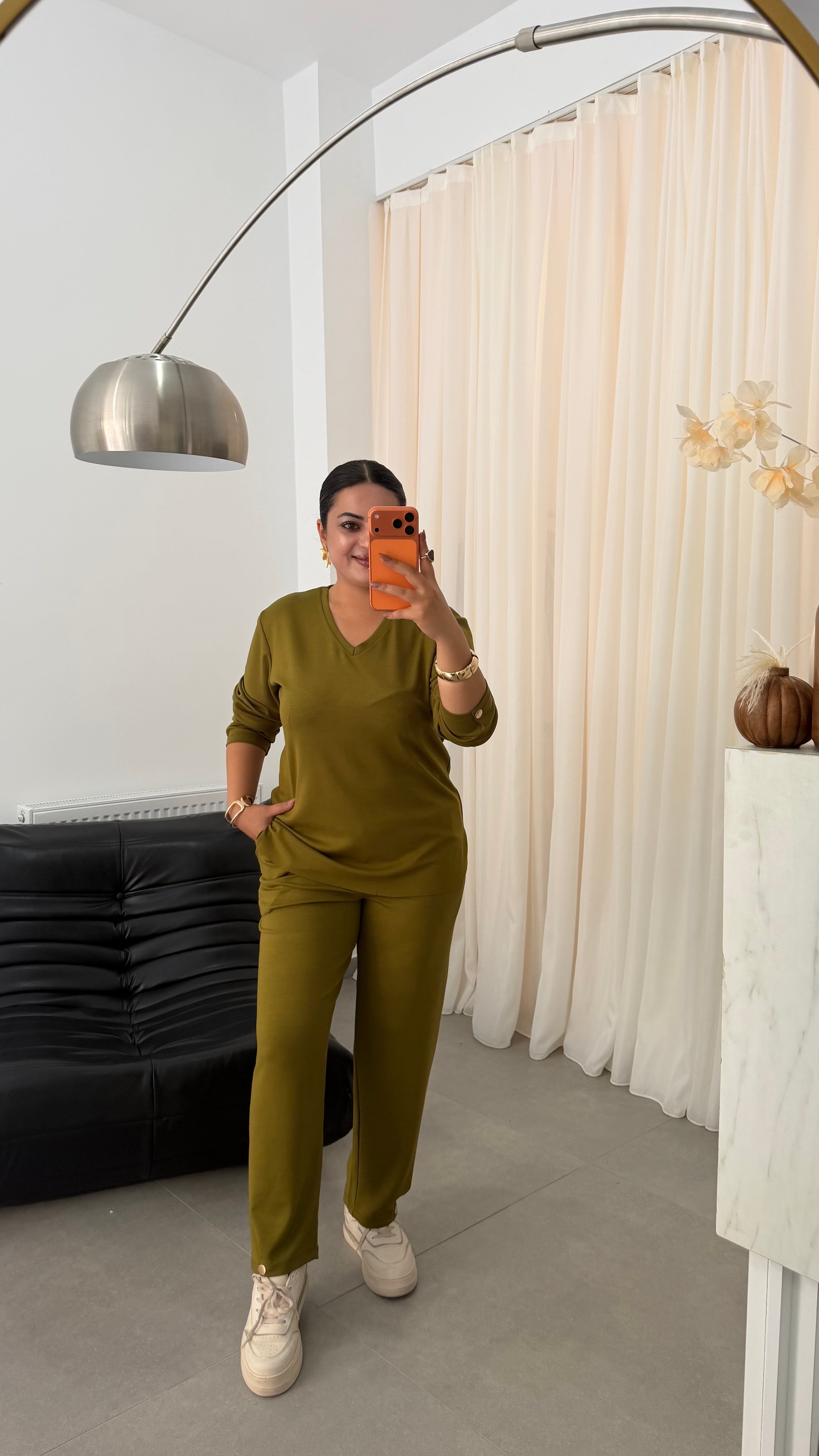 Tofi V Yaka İpek Modal Kumaş Kolu Paçası Çıtçıtlı Takım Yağ Yeşili