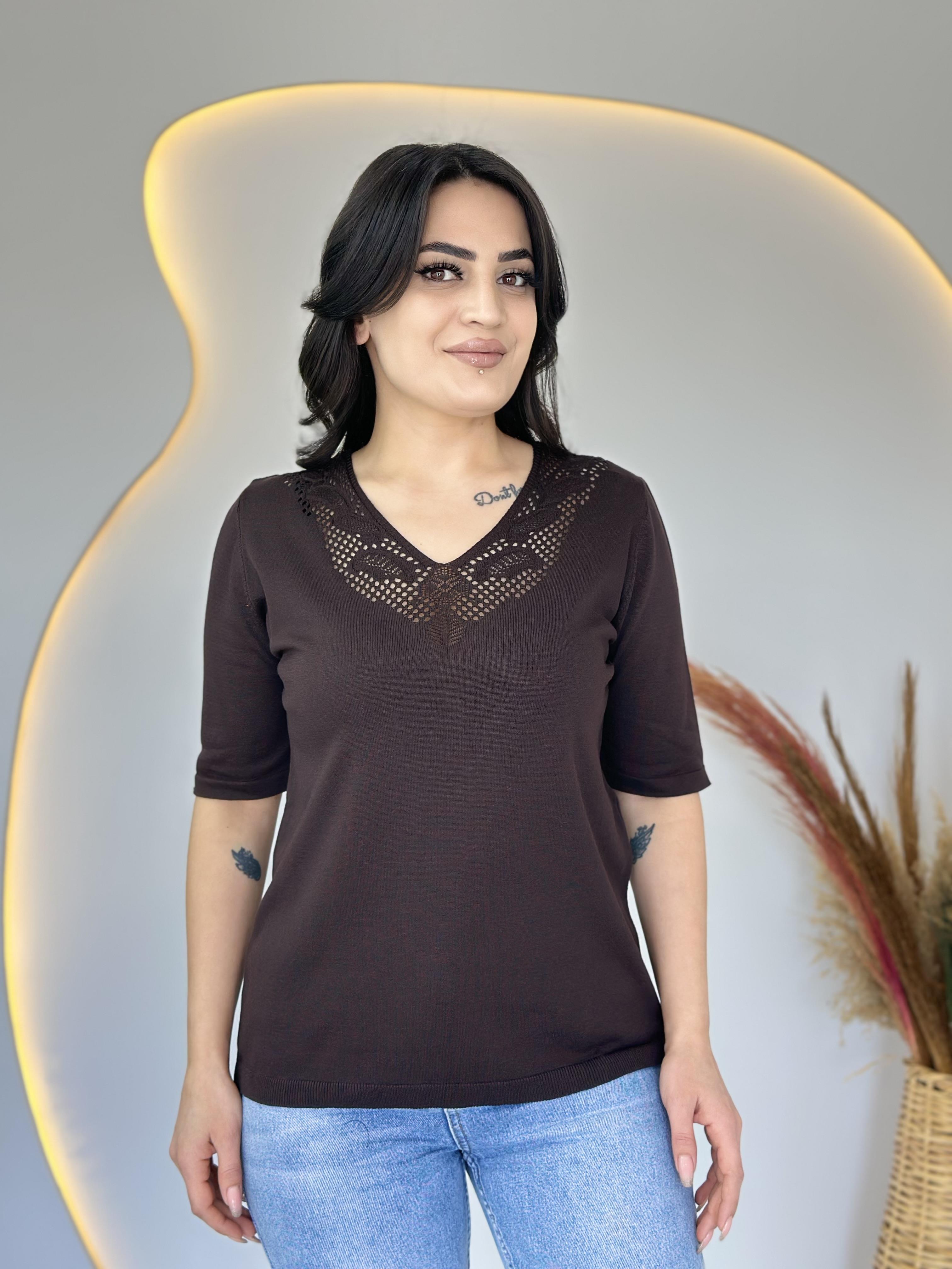 Alba Acı Kahve V Yaka Ve Sırt Ajur Detaylı Yarım Kol Tshirt Bluz D039