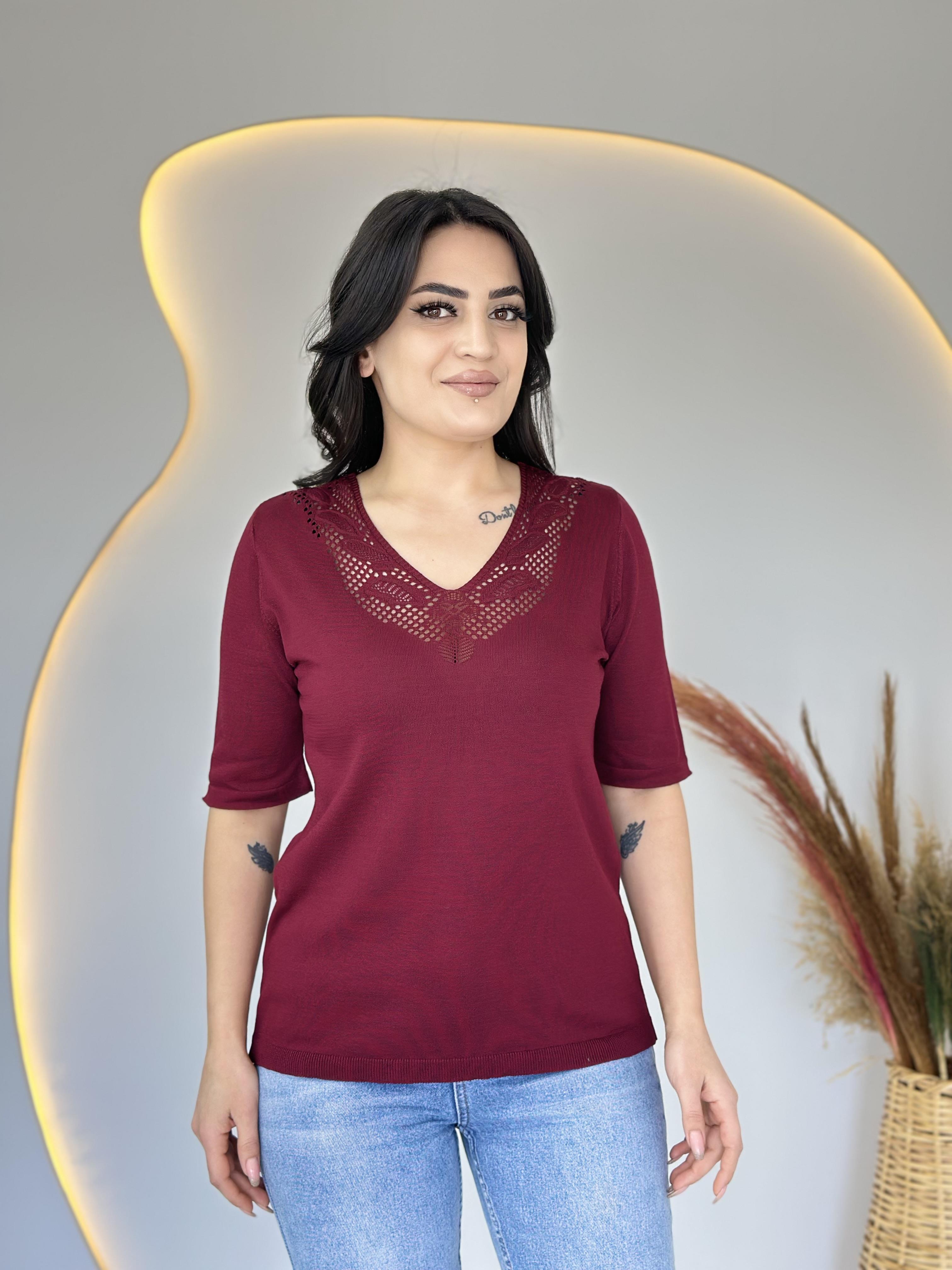 Alba Bordo  V Yaka Ve Sırt Ajur Detaylı Yarım Kol Tshirt Bluz D039