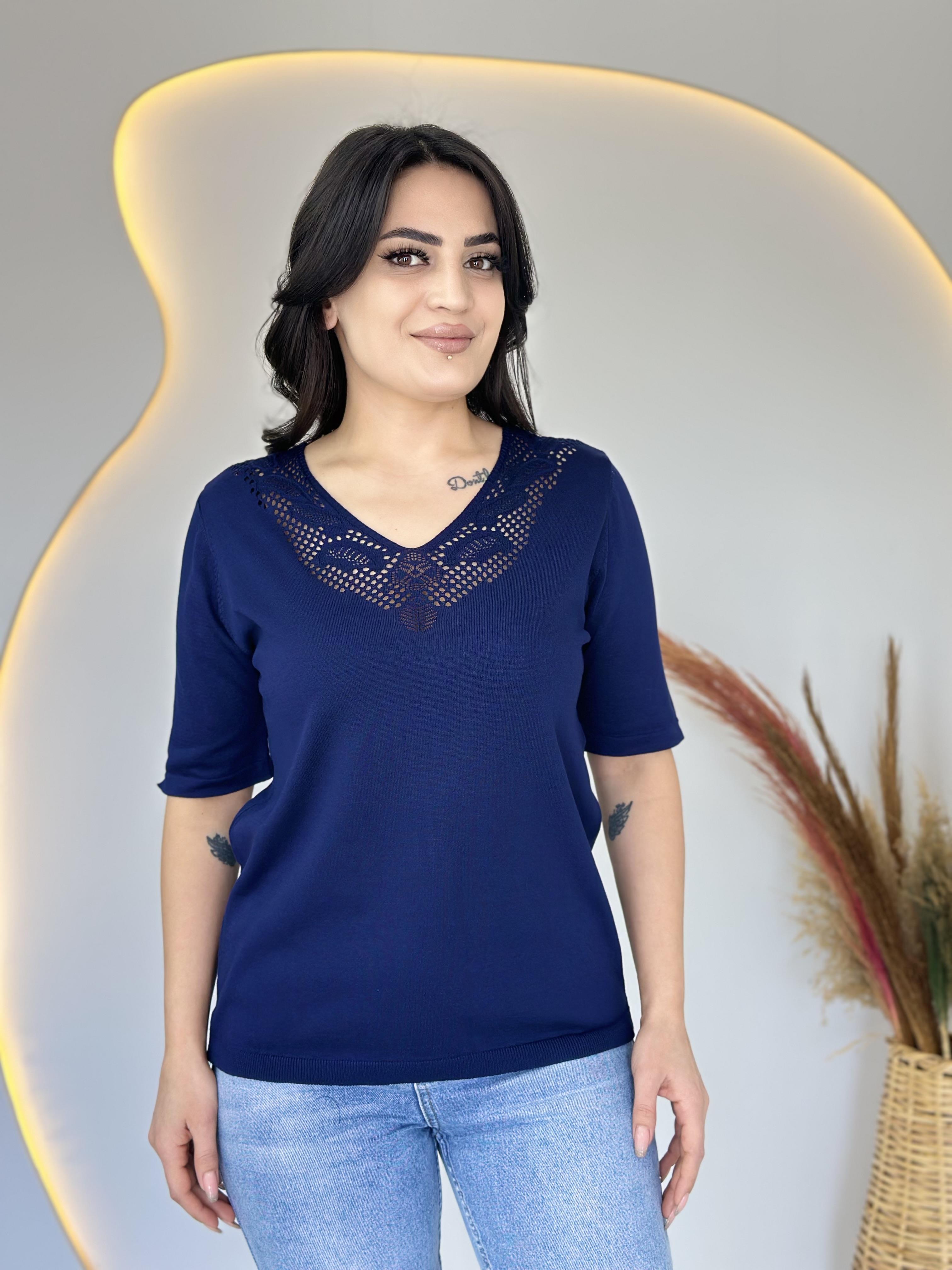 Alba Lacivert  V Yaka Ve Sırt Ajur Detaylı Yarım Kol Tshirt Bluz D039