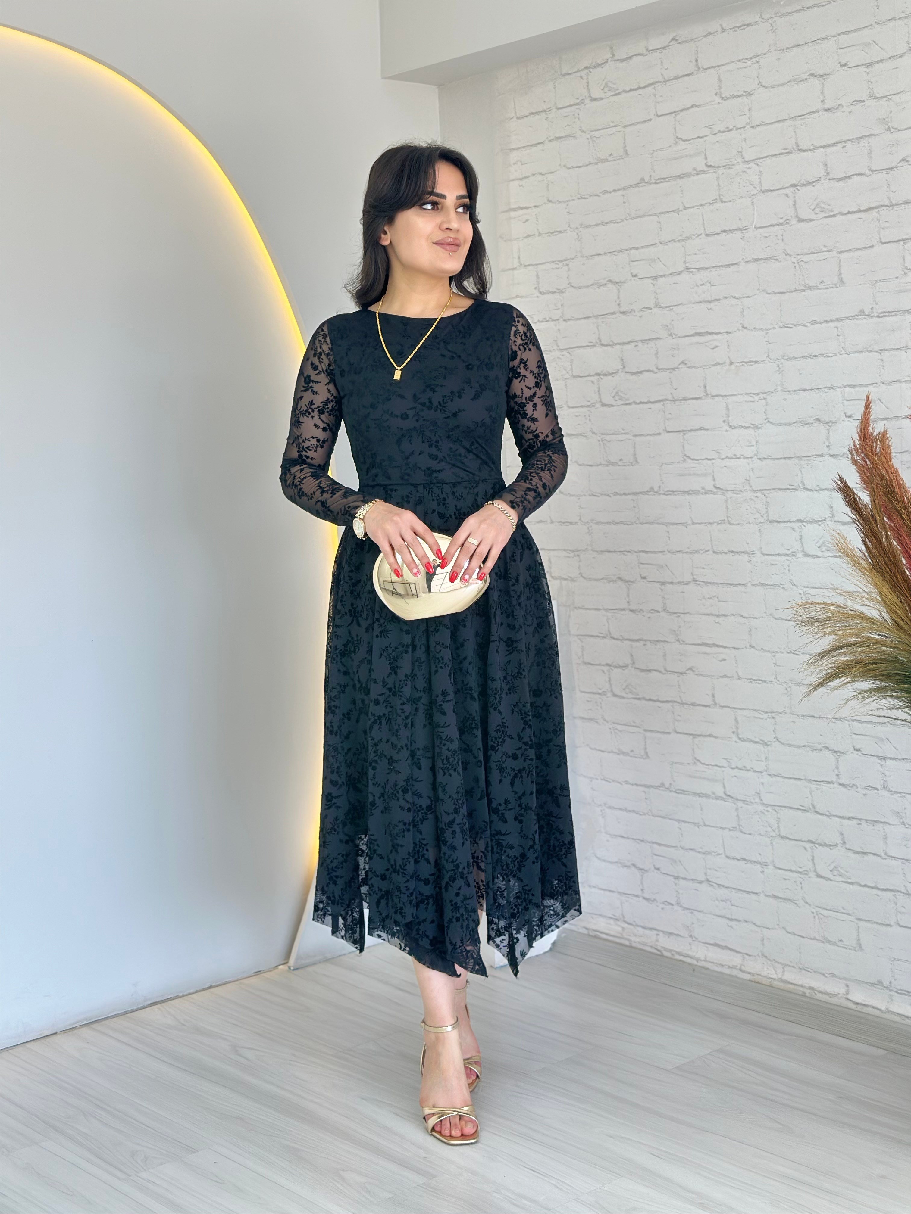 Algi Siyah Kadife Çiçek İşlemeli Asimetrik Midi Boy Elbise D080