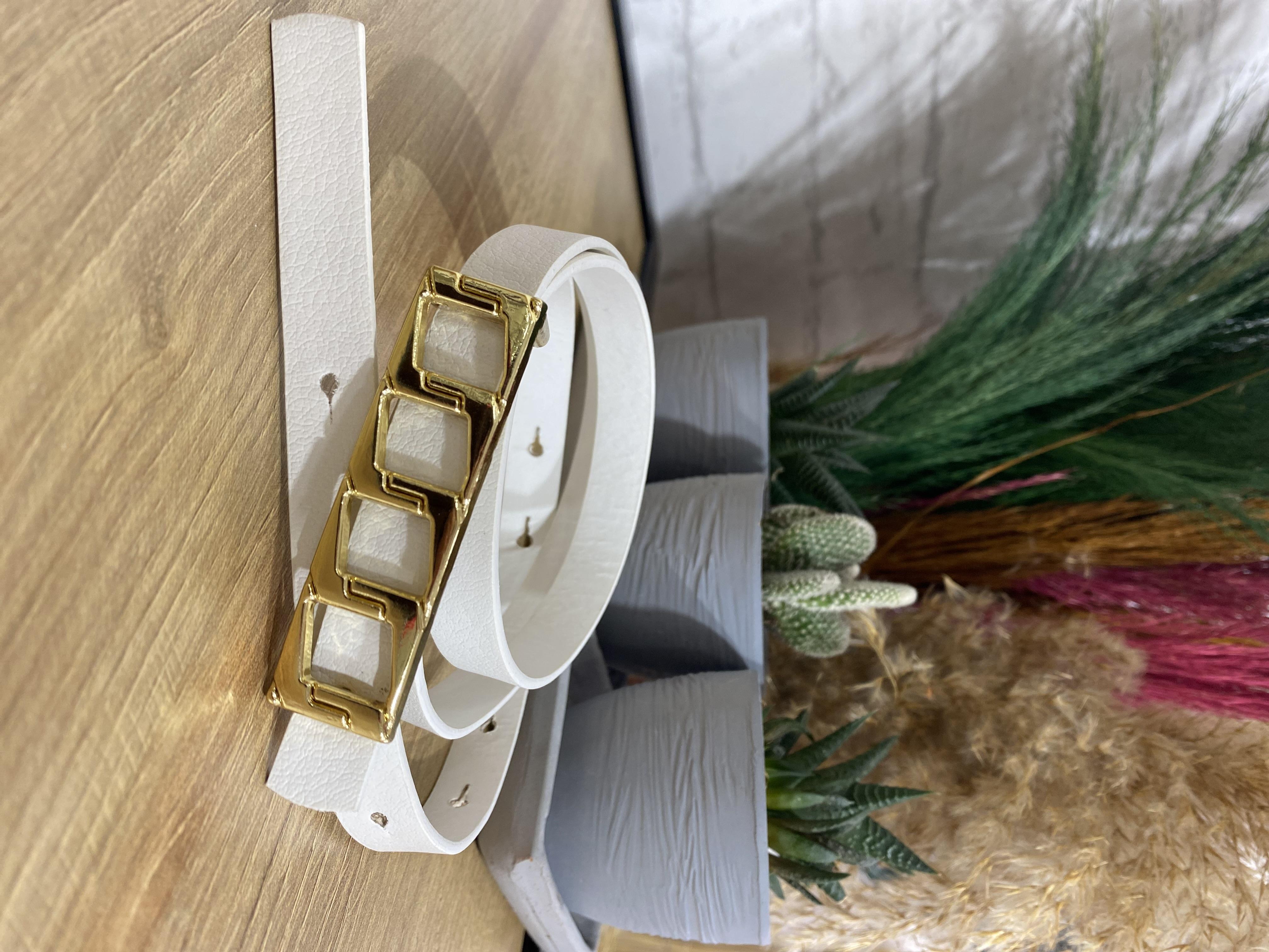 Beyaz Gold Tokalı Tasarım Ve Şık Kemer