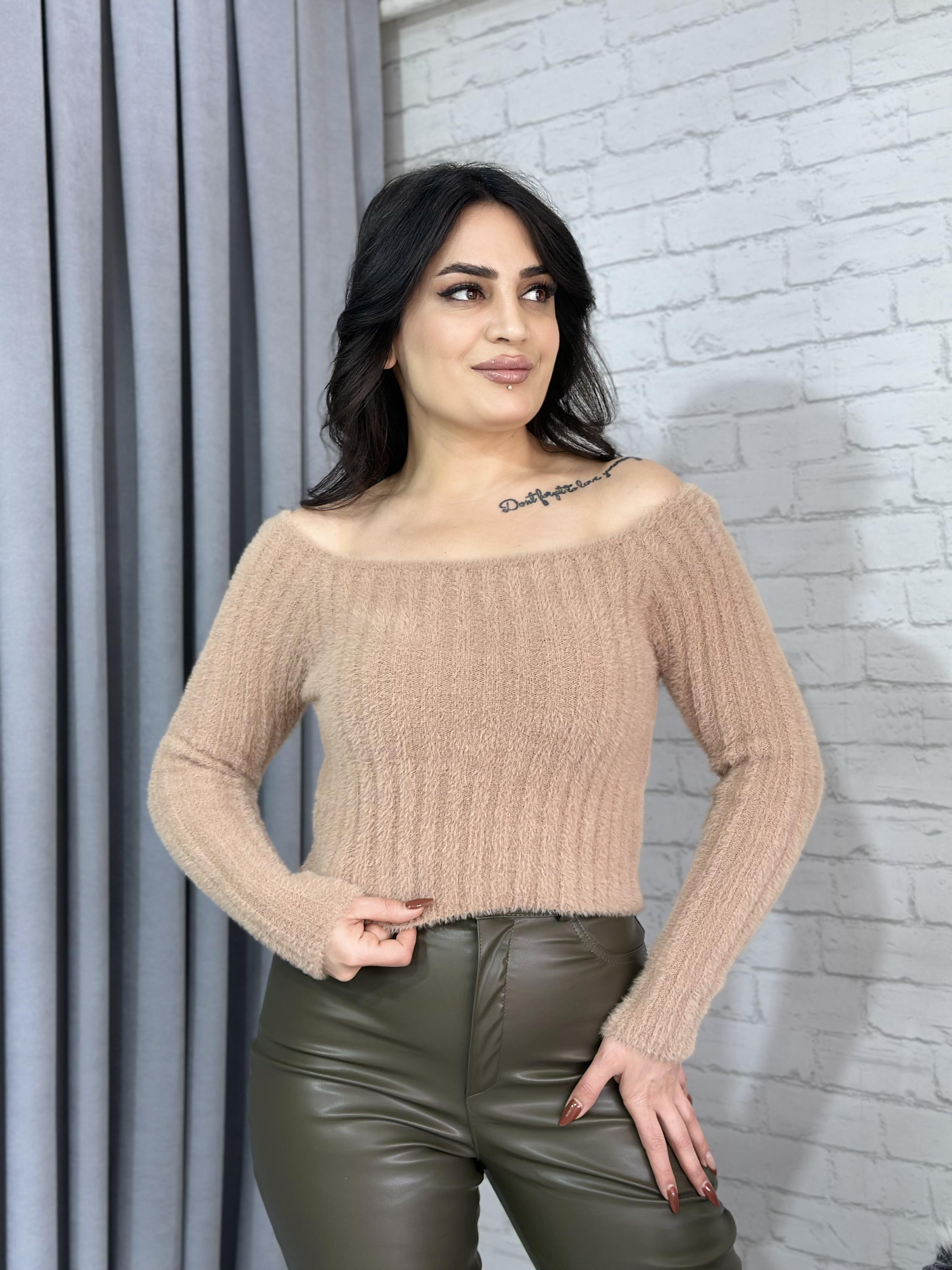 Camel Madonna Yaka Yumuşacık Dokuda Peluş Bluz