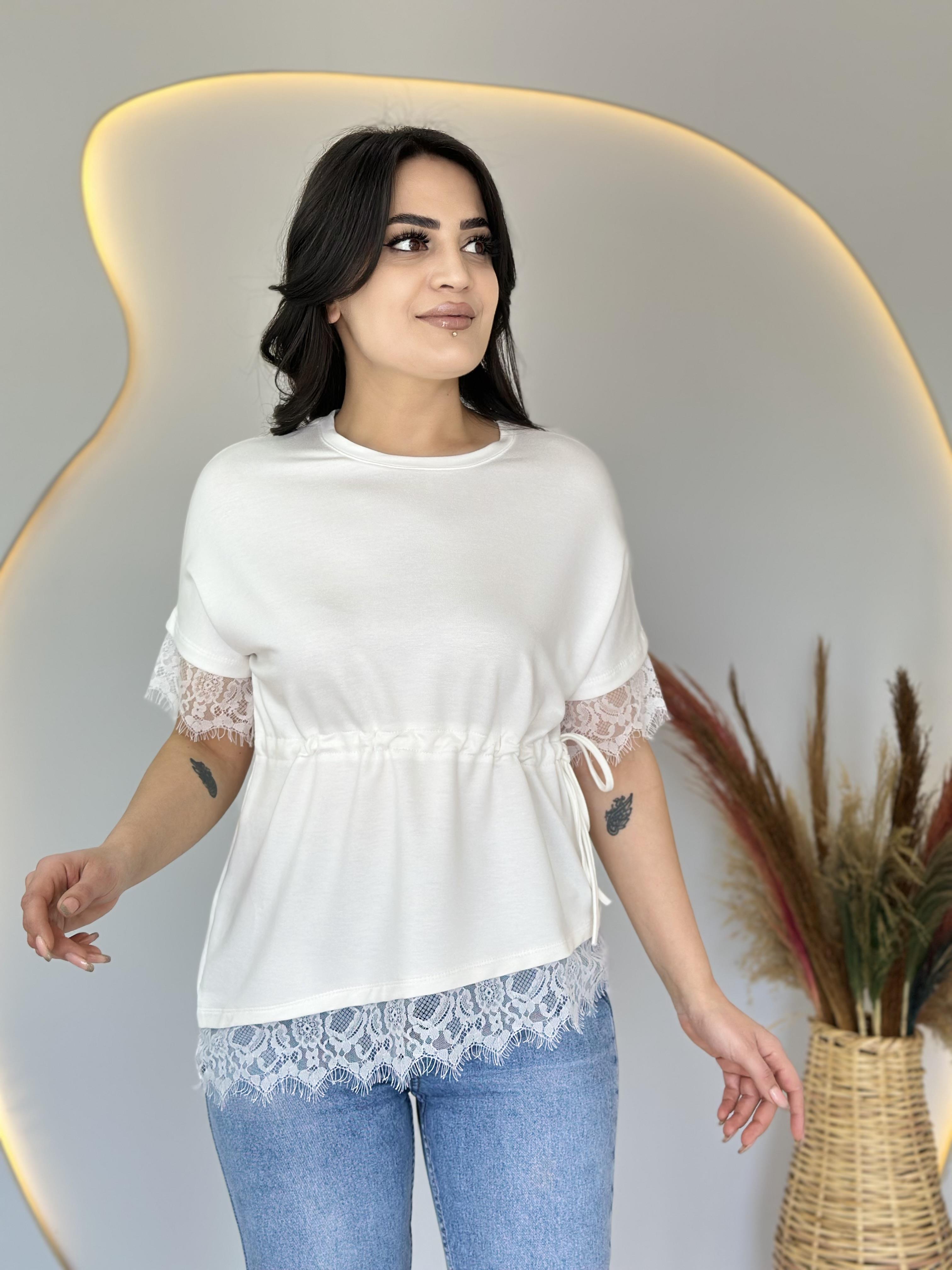 Club Beyaz Dantel Parçalı Beli Bağcıklı Asimetrik Viskon Bluz D038