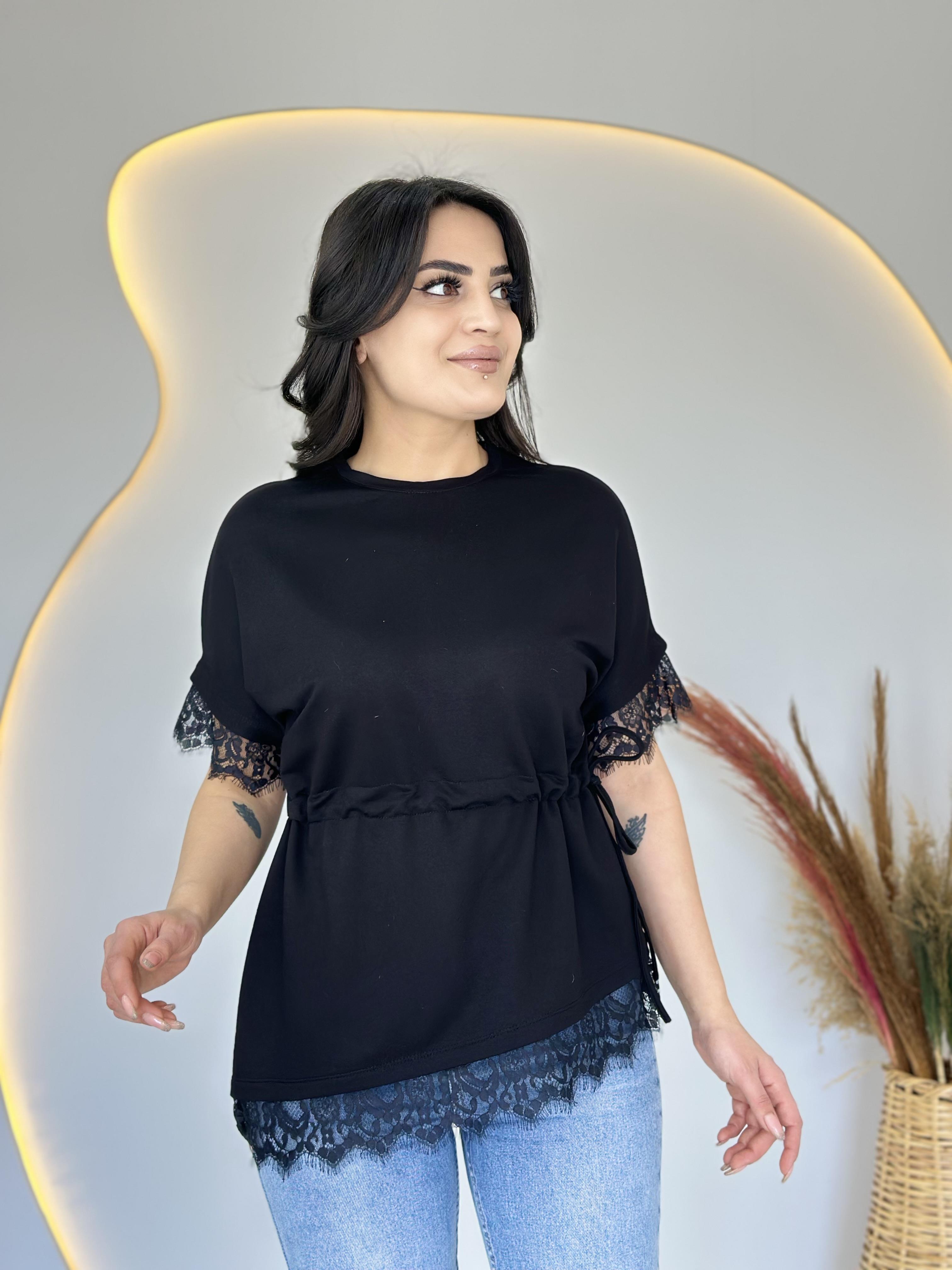 Club Siyah Dantel Parçalı Beli Bağcıklı Asimetrik Viskon Bluz D038
