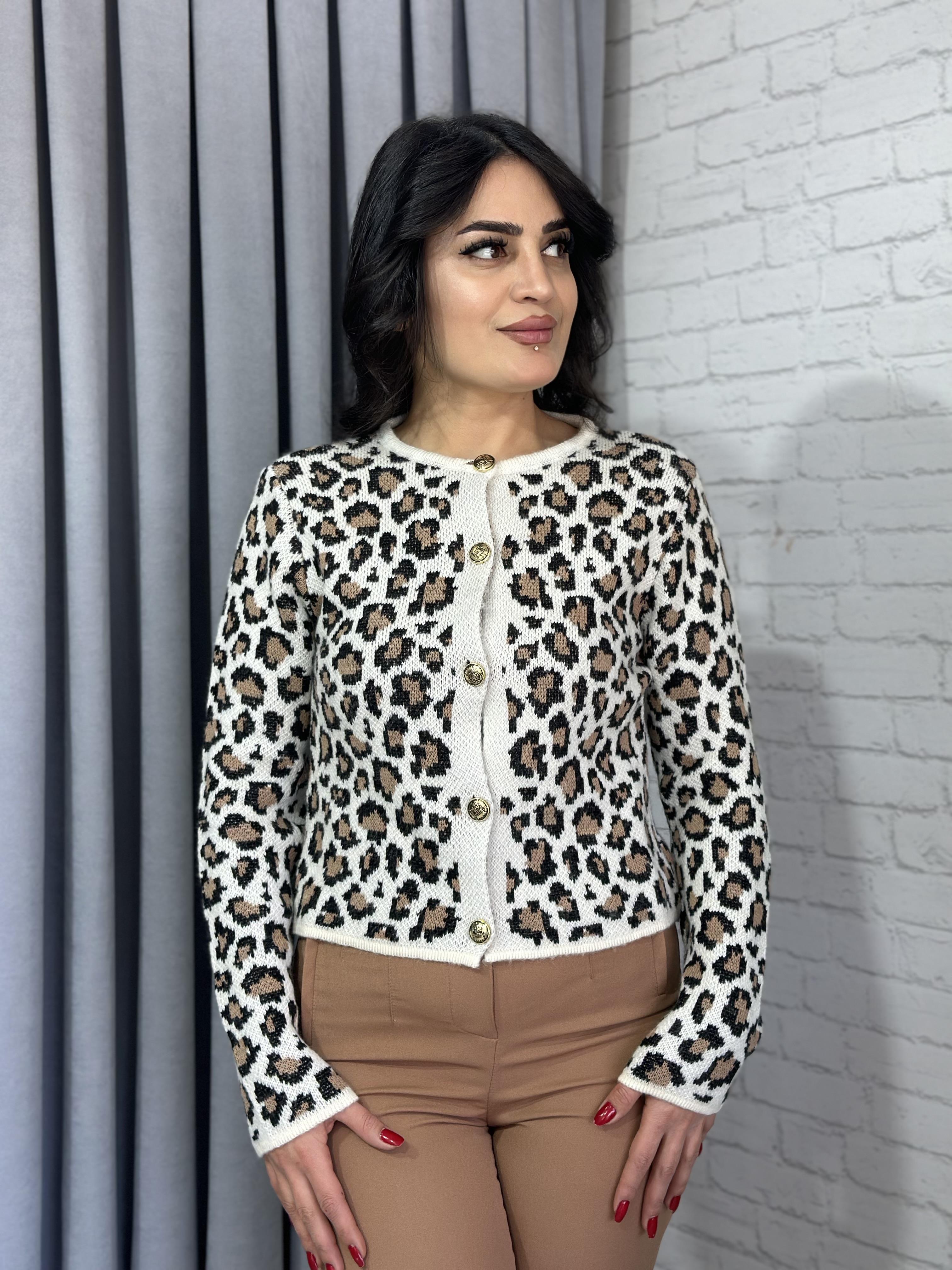 Ekru Leopar Desen Lüks Kalite Düğmeli Hırka 