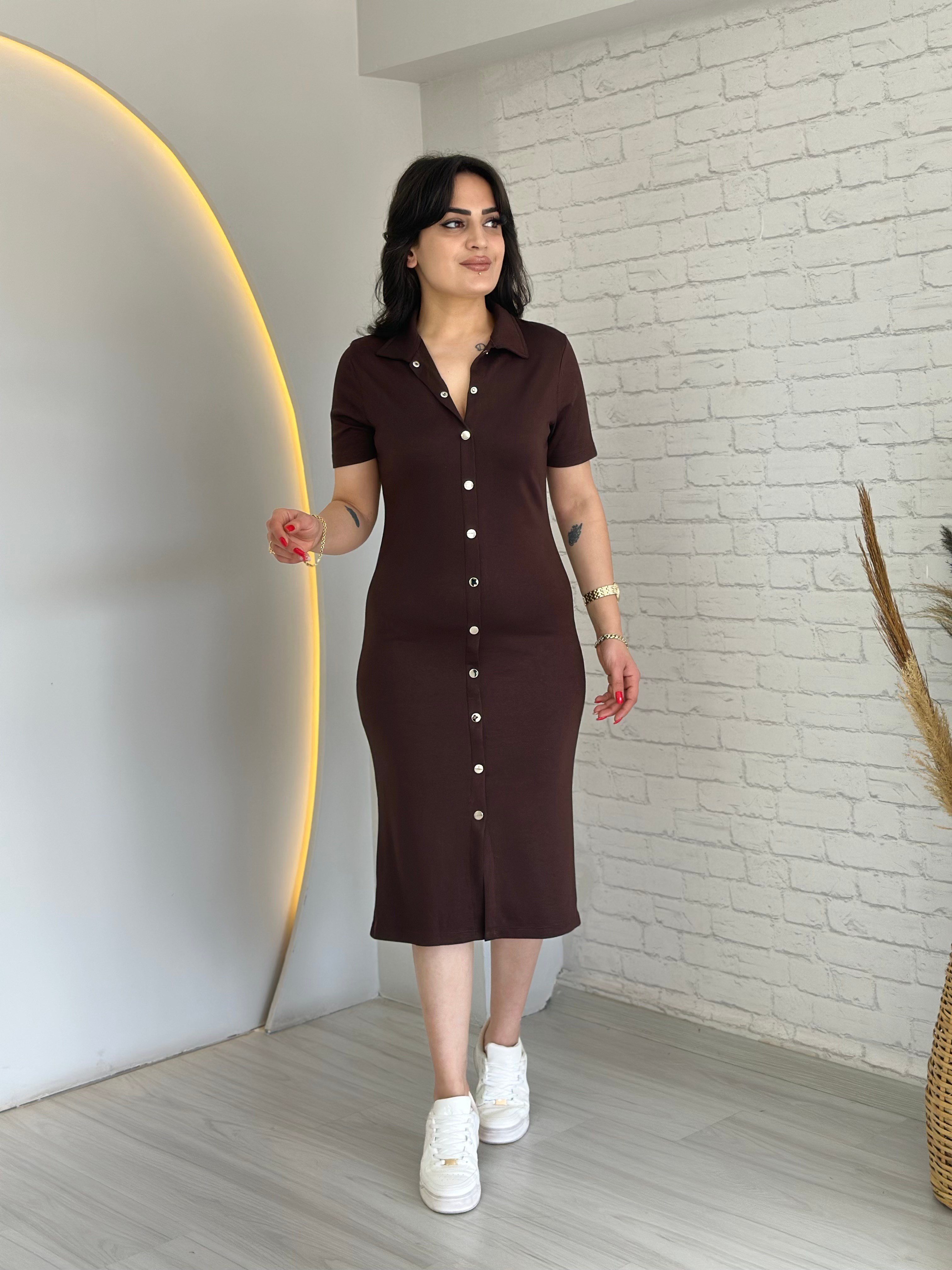 Elya Acı Kahve Polo Yaka Önden Düğme Detaylı Midi Boy Elbise D084