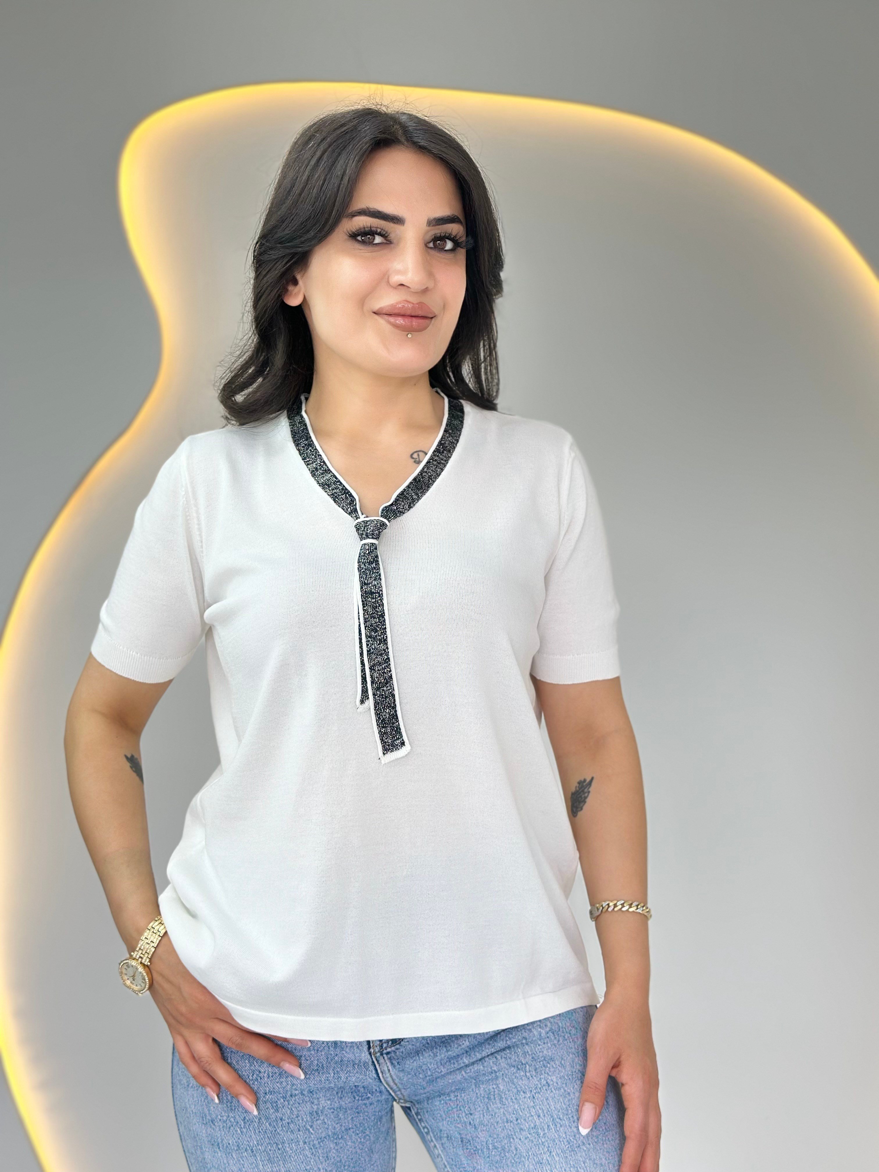 Figo Beyaz V Yaka İnce Fular Detaylı Merserize Bluz D130