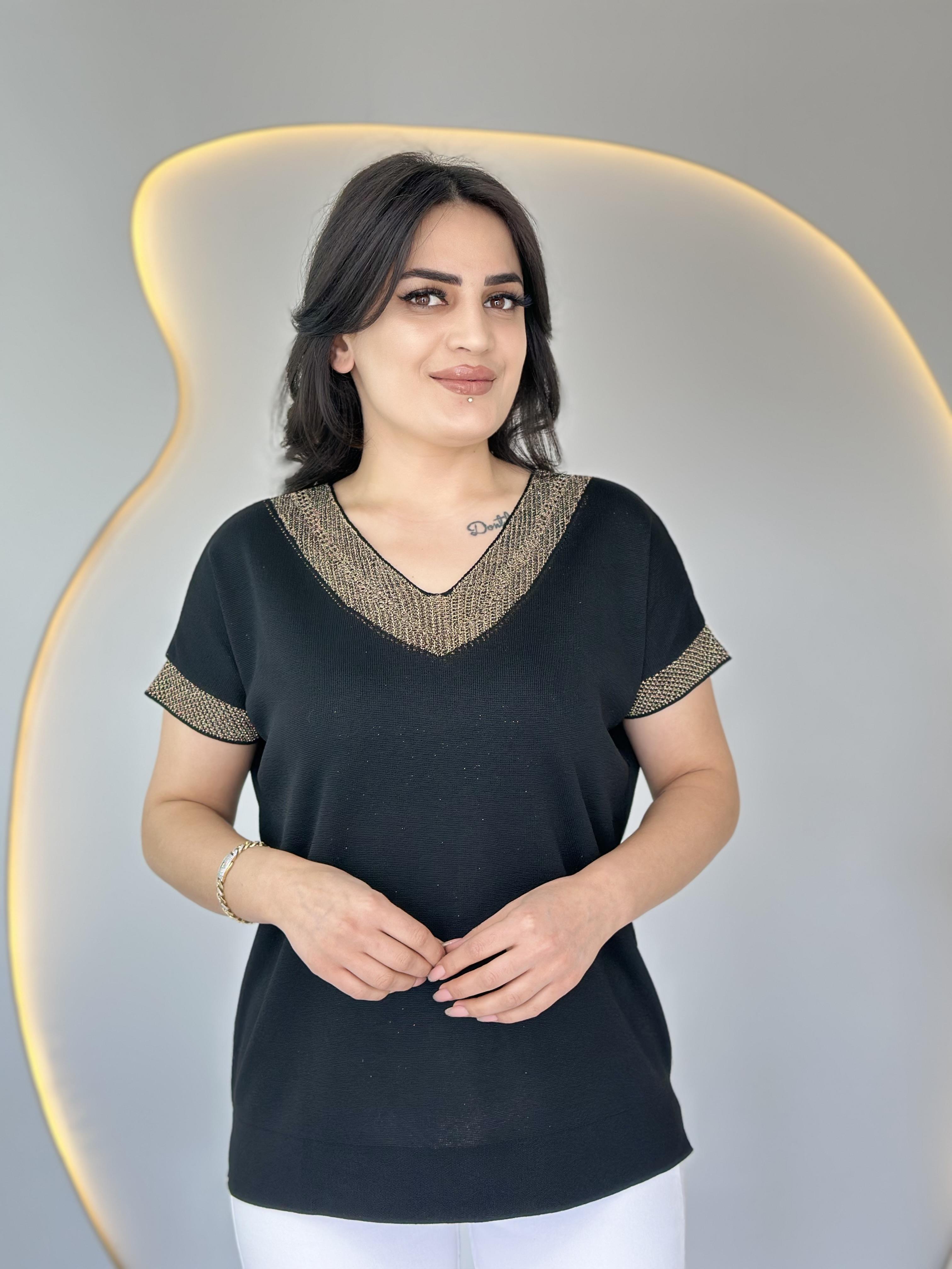 Fione Siyah V Yaka Sim İşlemeli Merserize Bluz D016