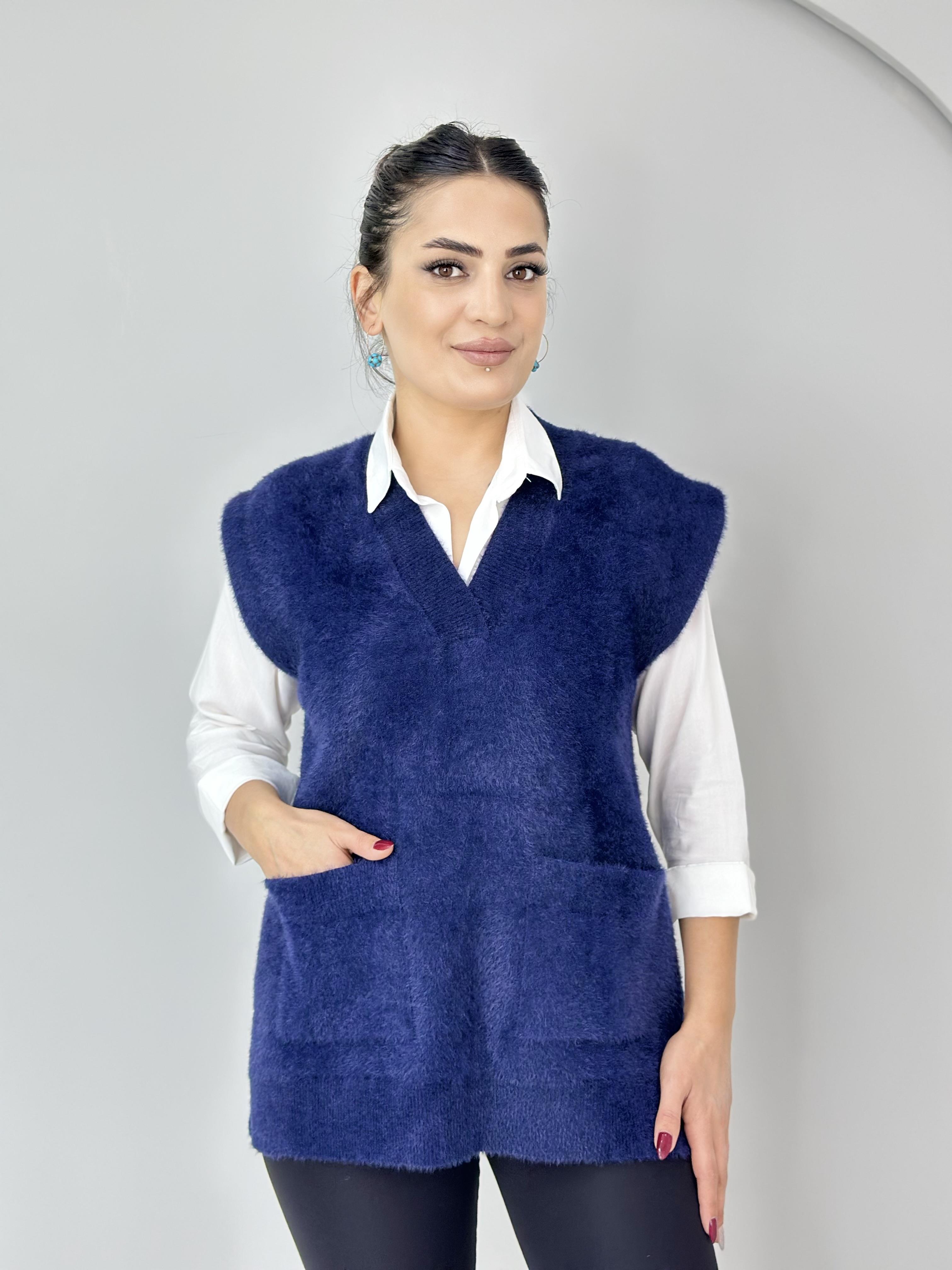 Ginny Lacivert Tay Tüylü Cepli Süveter Yelek A921
