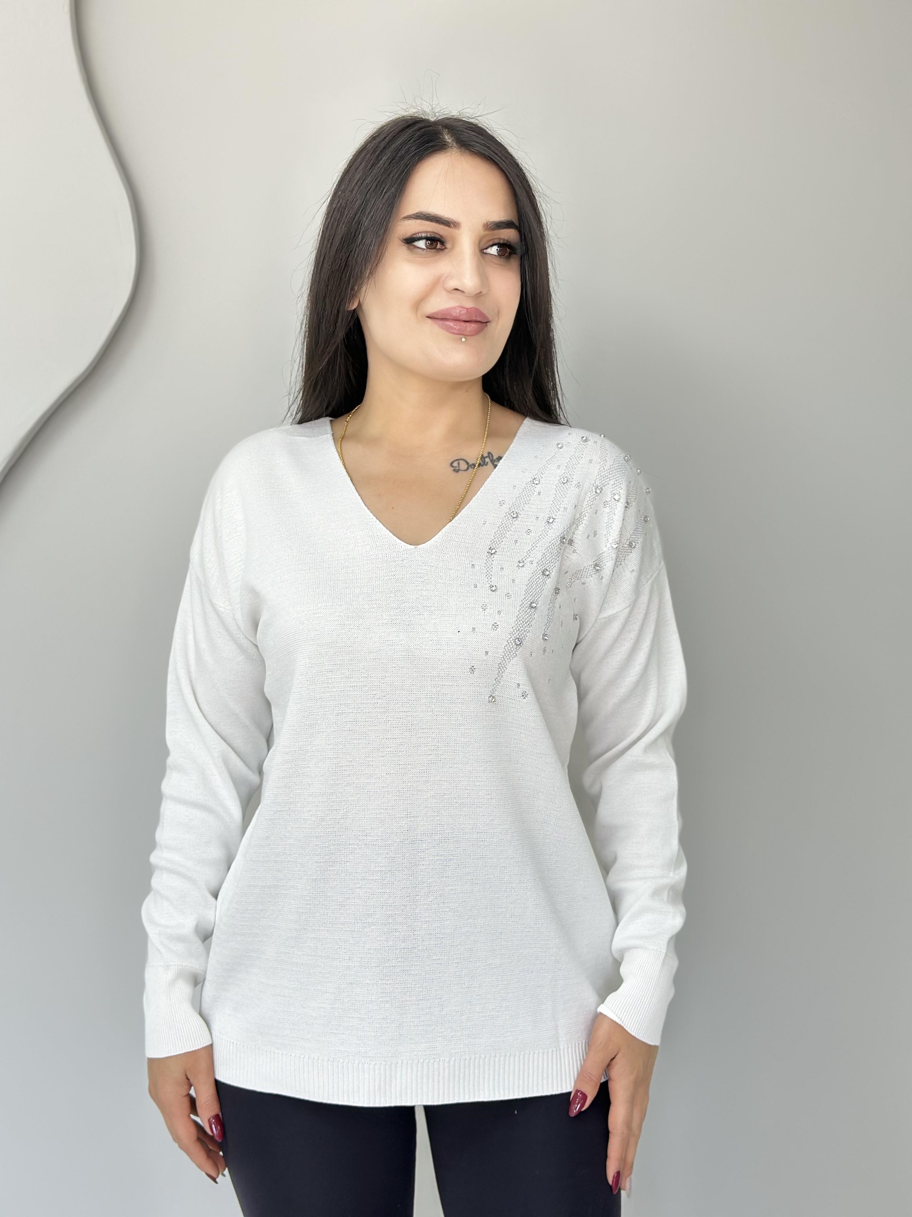 Glow Beyaz V Yaka Omzu Taş İşlemeli Triko Bluz A056