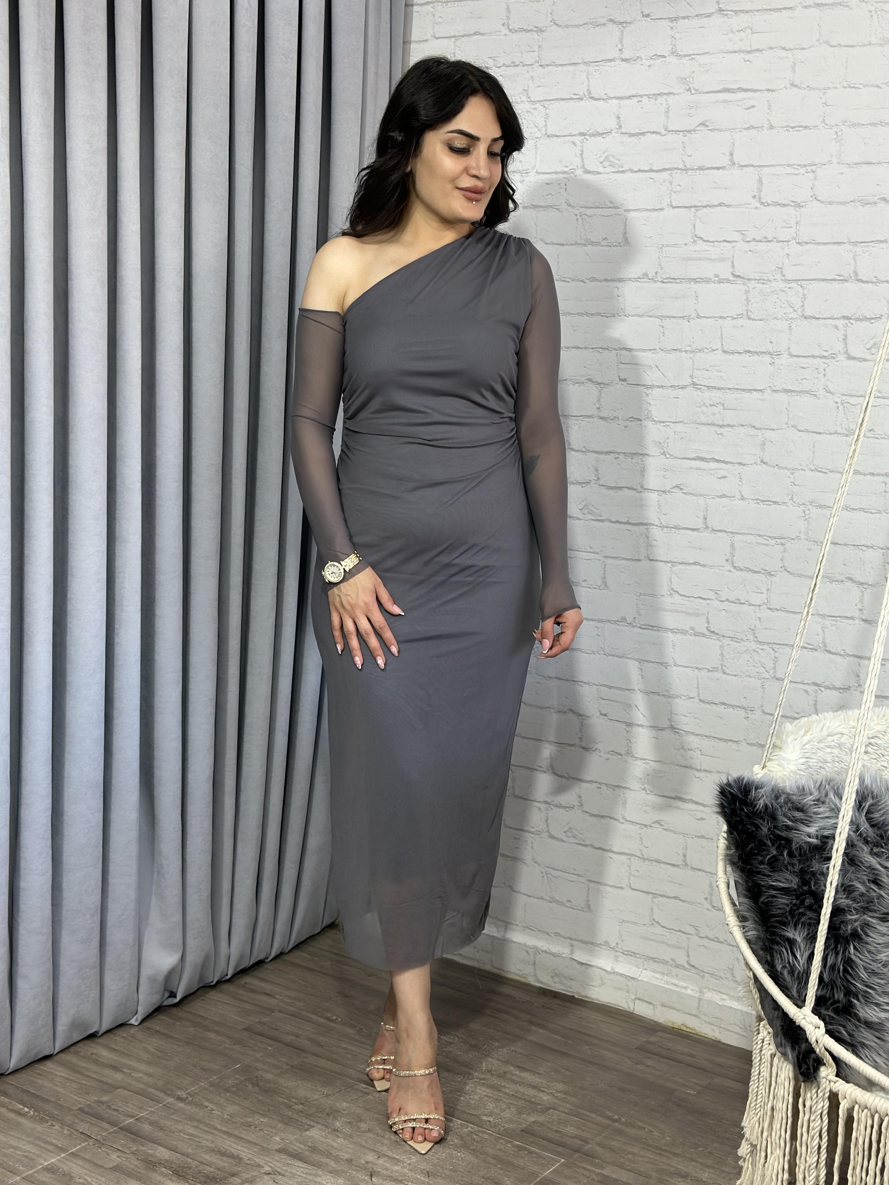 Gri Astarlı Omuz Dekolteli Elbise