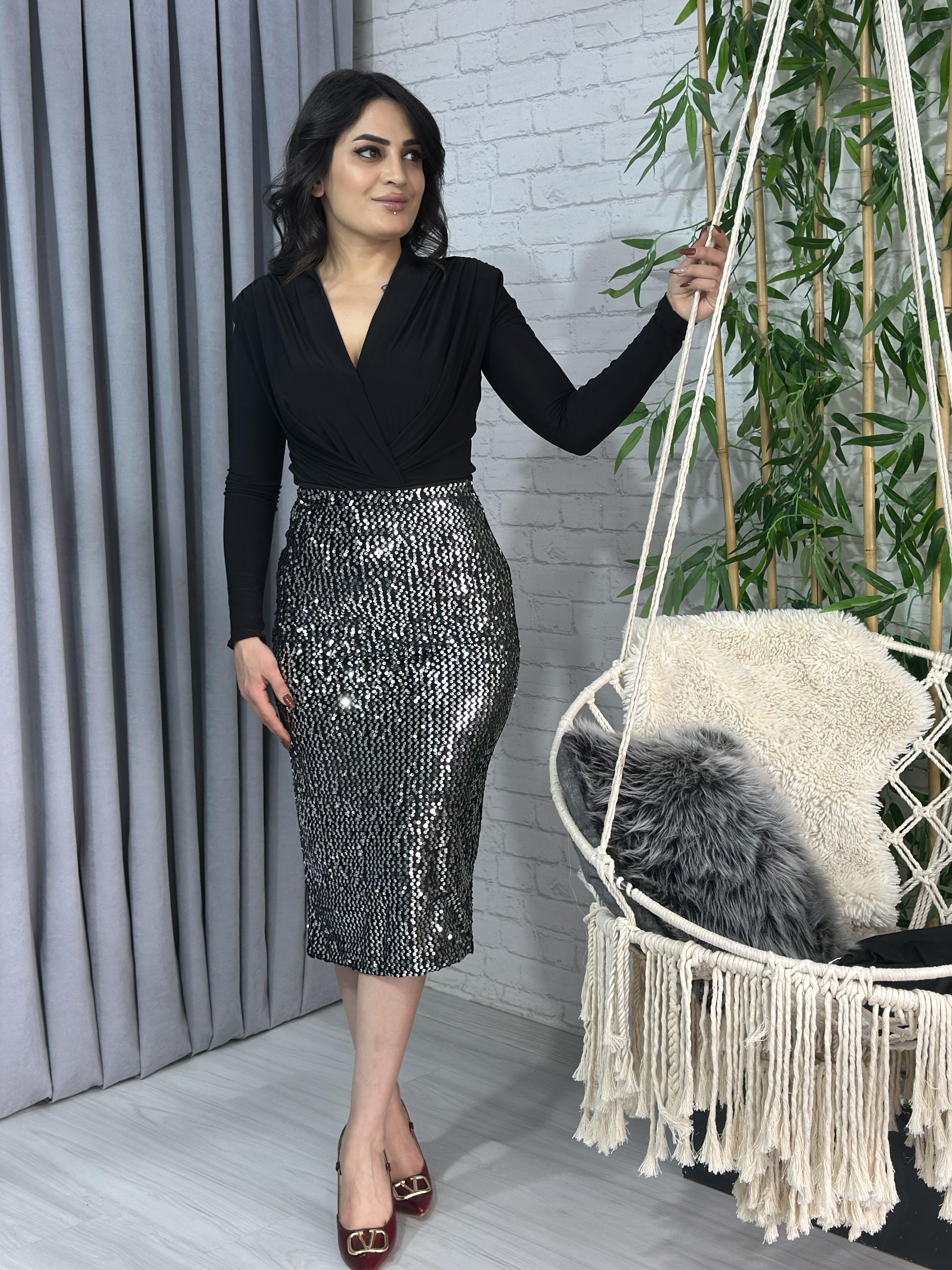 Gümüş Payetli Beli Lastikli Astarlı Yırtmaçlı Etek A028