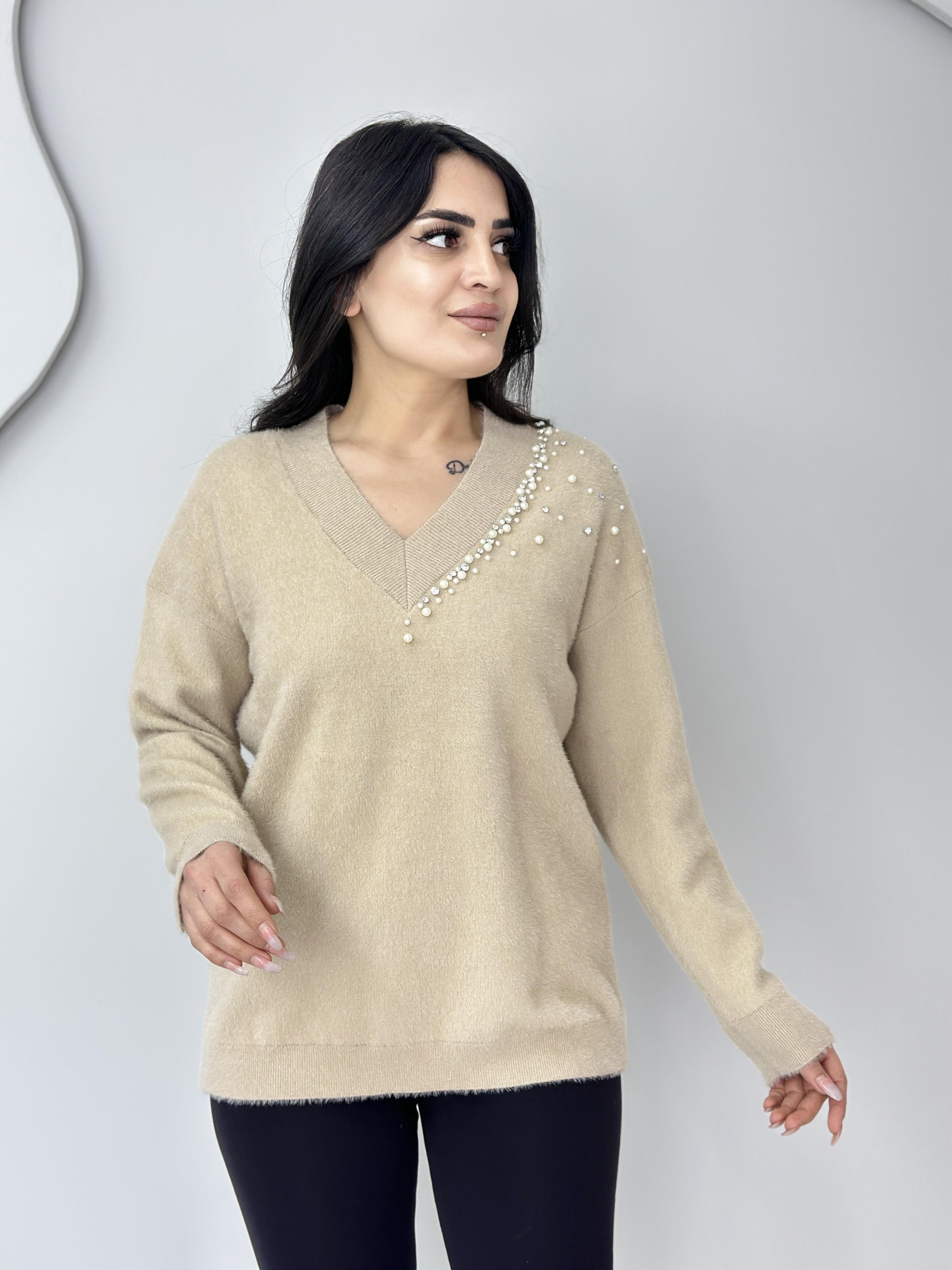 Hayla Bej V Yaka Taş Ve İnci Detaylı Yumoş Triko Kazak A522