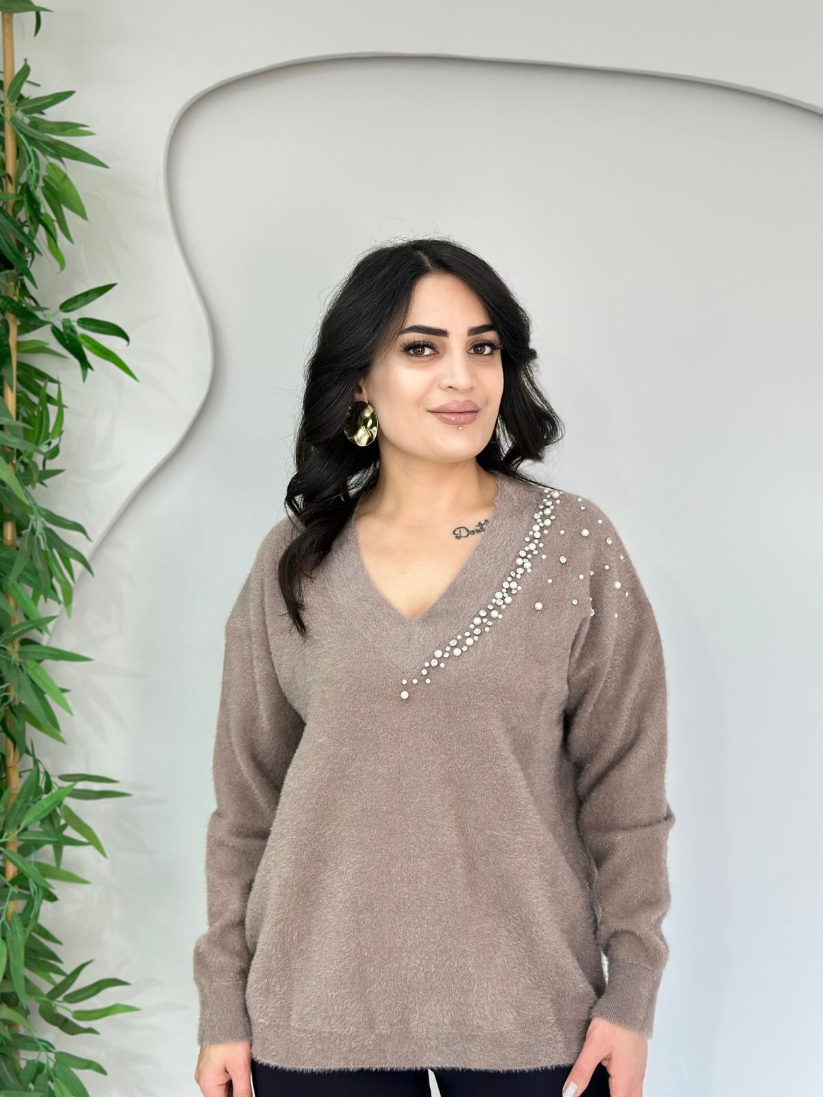 Hayla Vizon V Yaka Taş Ve İnci Detaylı Yumoş Triko Kazak A522