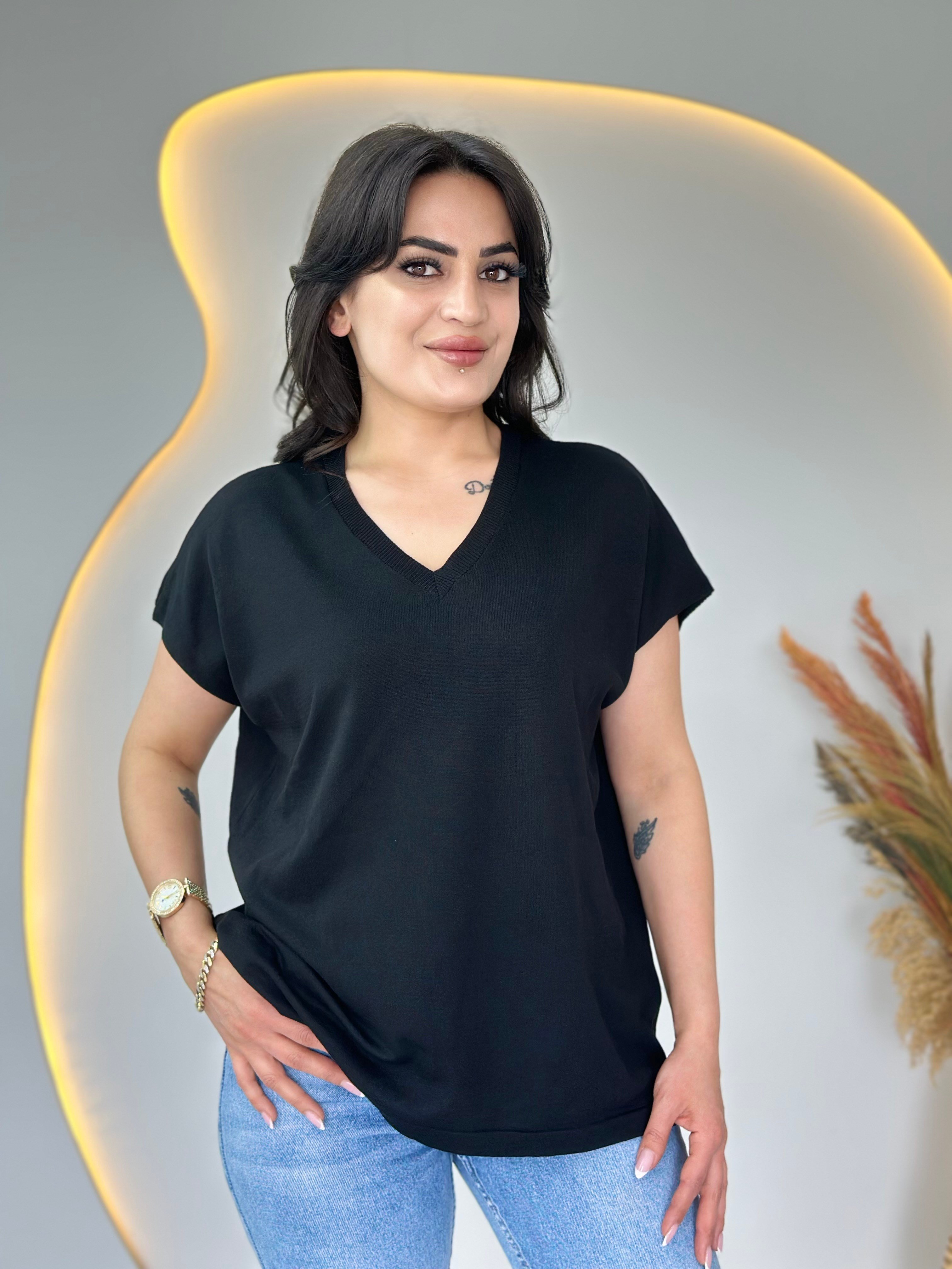 İza Siyah V yaka Düşük Omuzlu Kısa Kollu Merserize Bluz D108