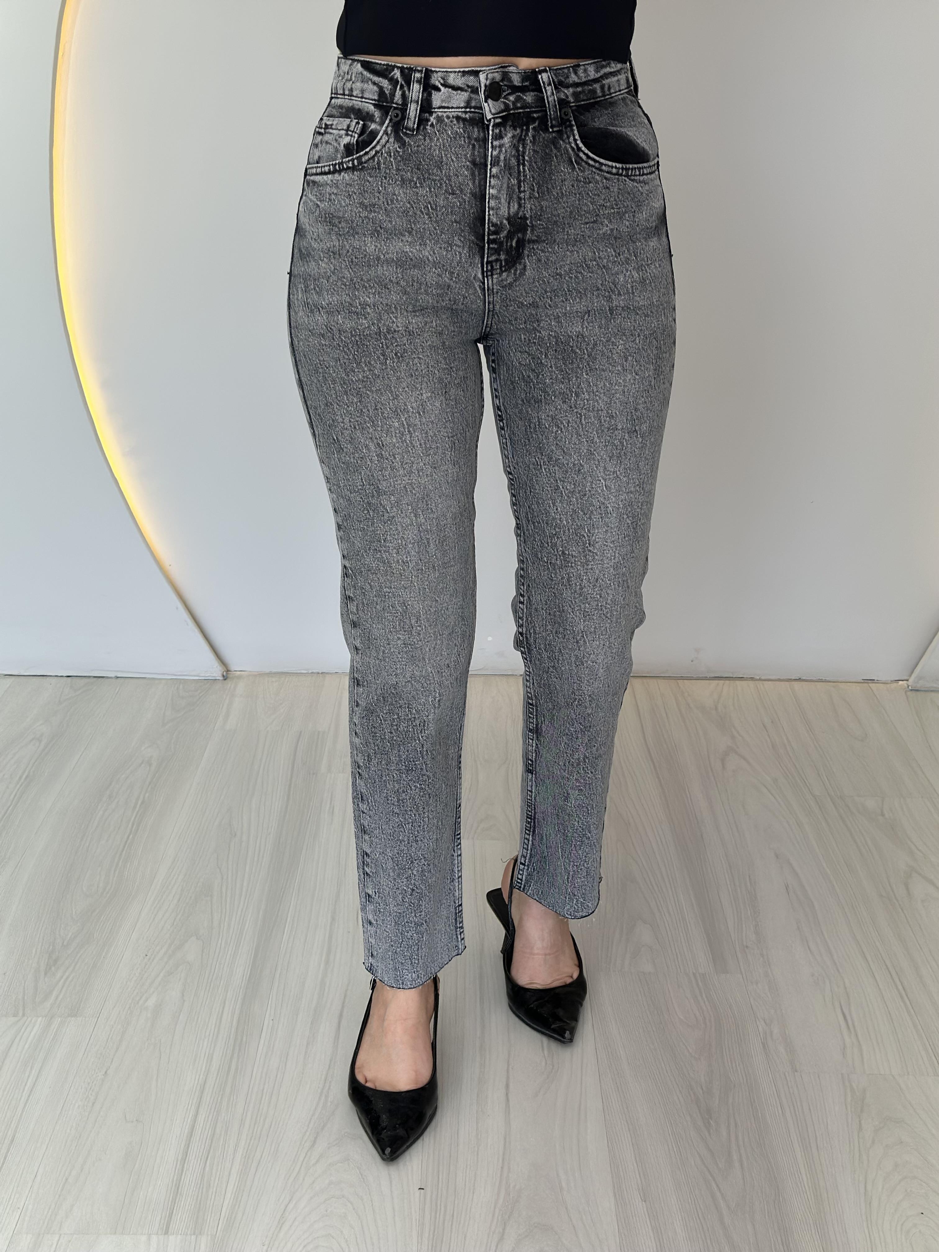 Joey Gri Yüksek Bel Orijinal Kesik Paça Fit Mom Jean D012