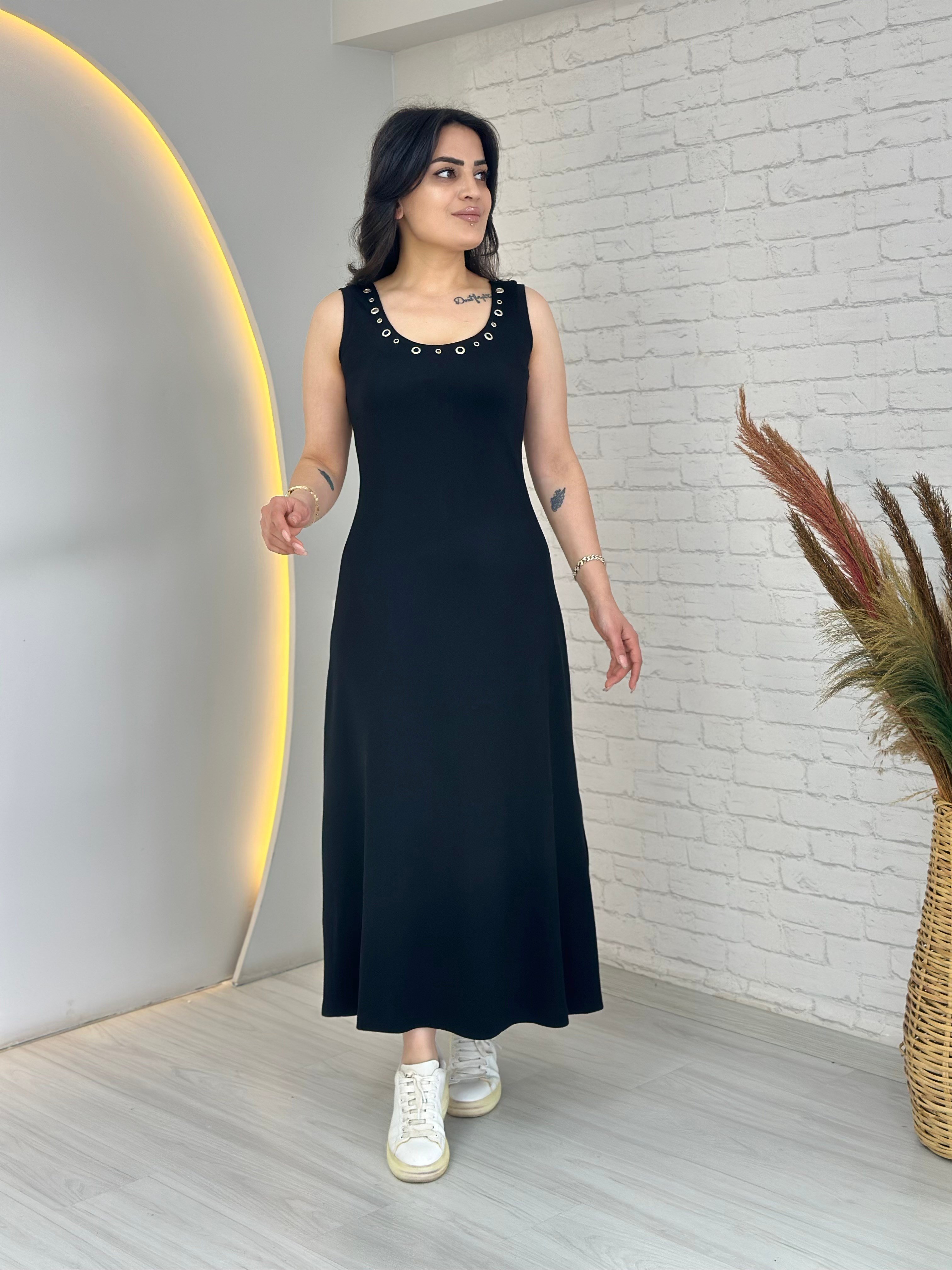 Kino Siyah Bisiklet Yaka Kuş Gözü Modal Yandan Yırtmaçlı Elbise D069