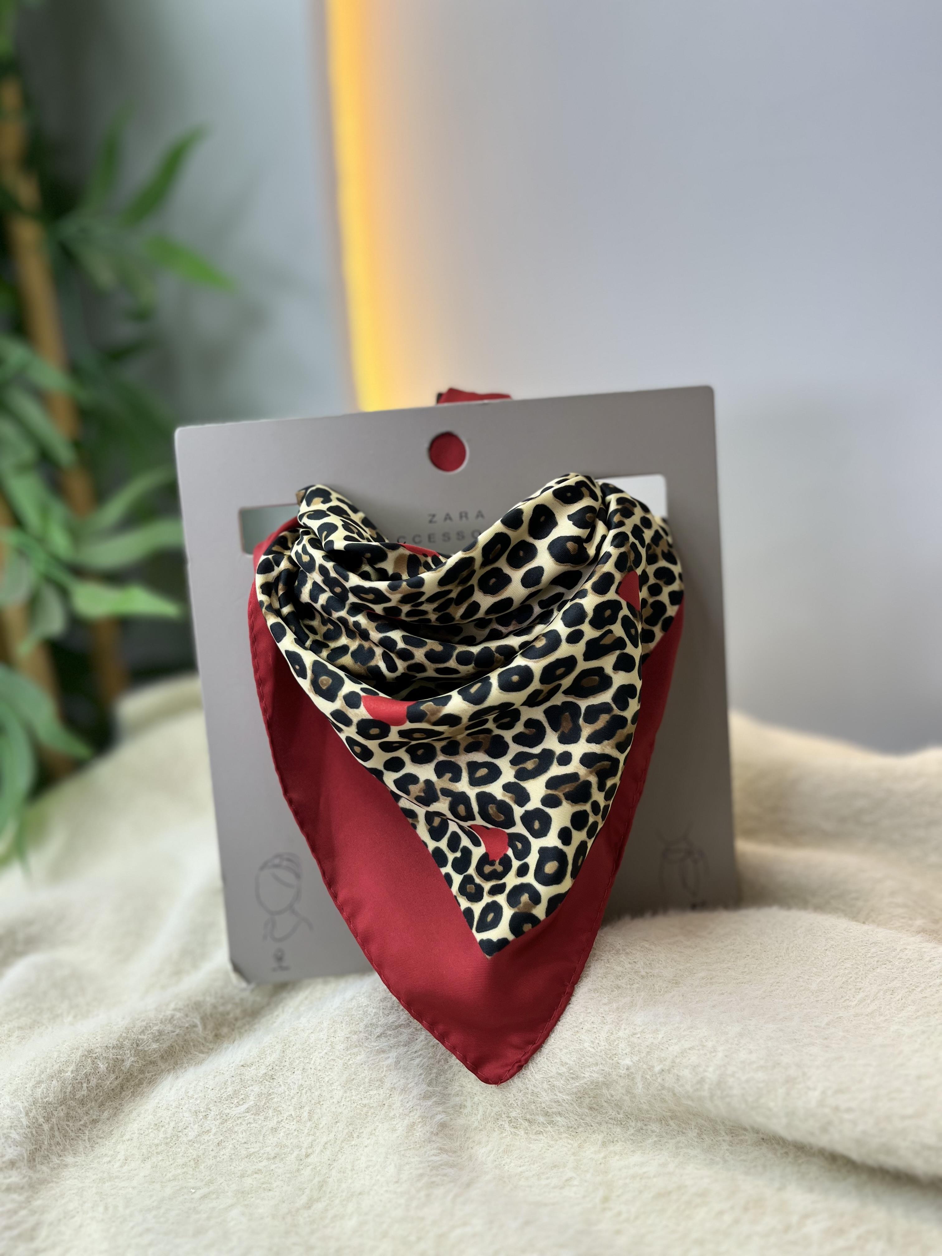 Kırmızı Leopar Desenli Fular A777