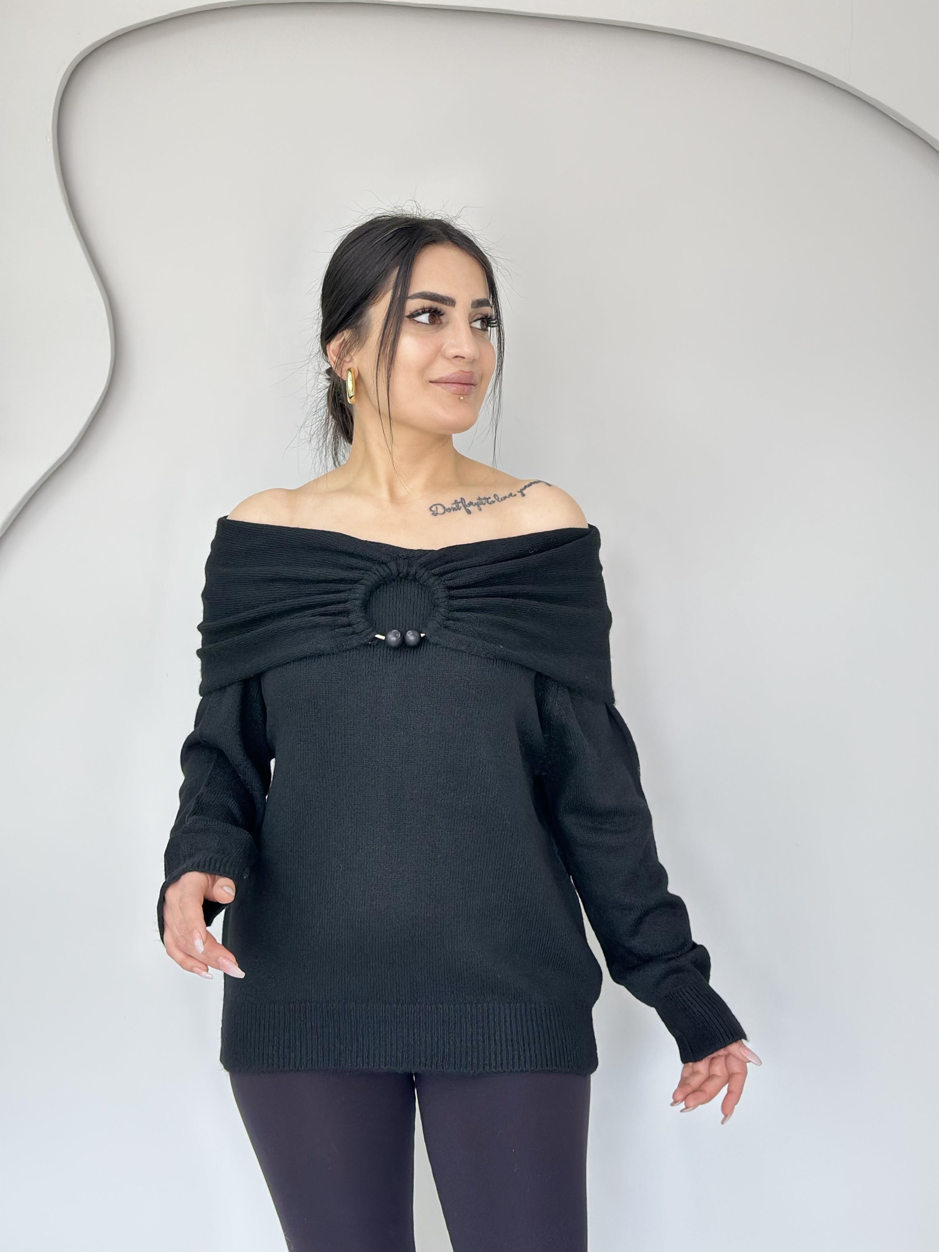 Lavinya Siyah Madonna Yaka Aksesuar Detaylı Triko Bluz C7474