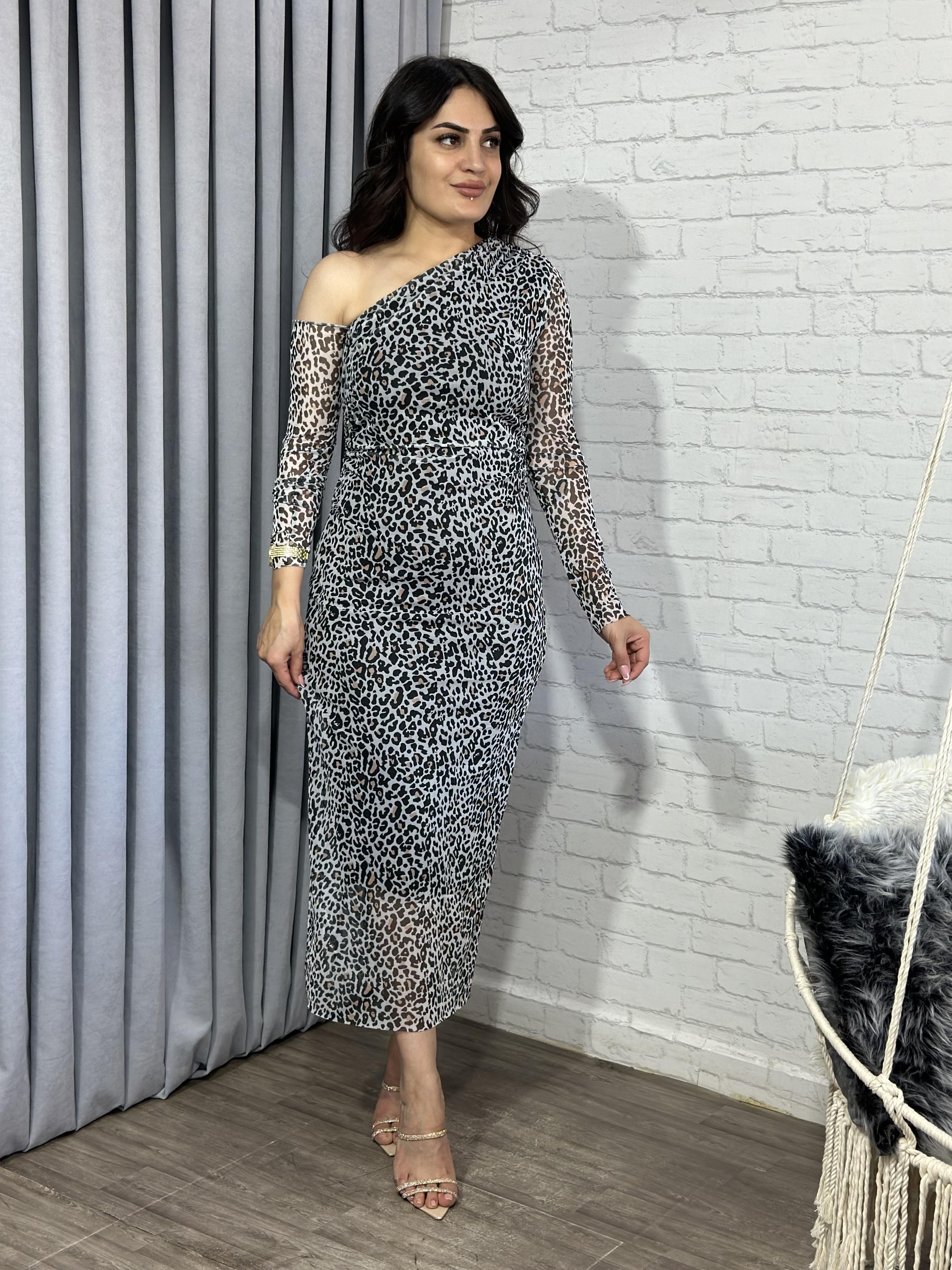 Leopar Desenli Astarlı Omuz Dekolteli Elbise