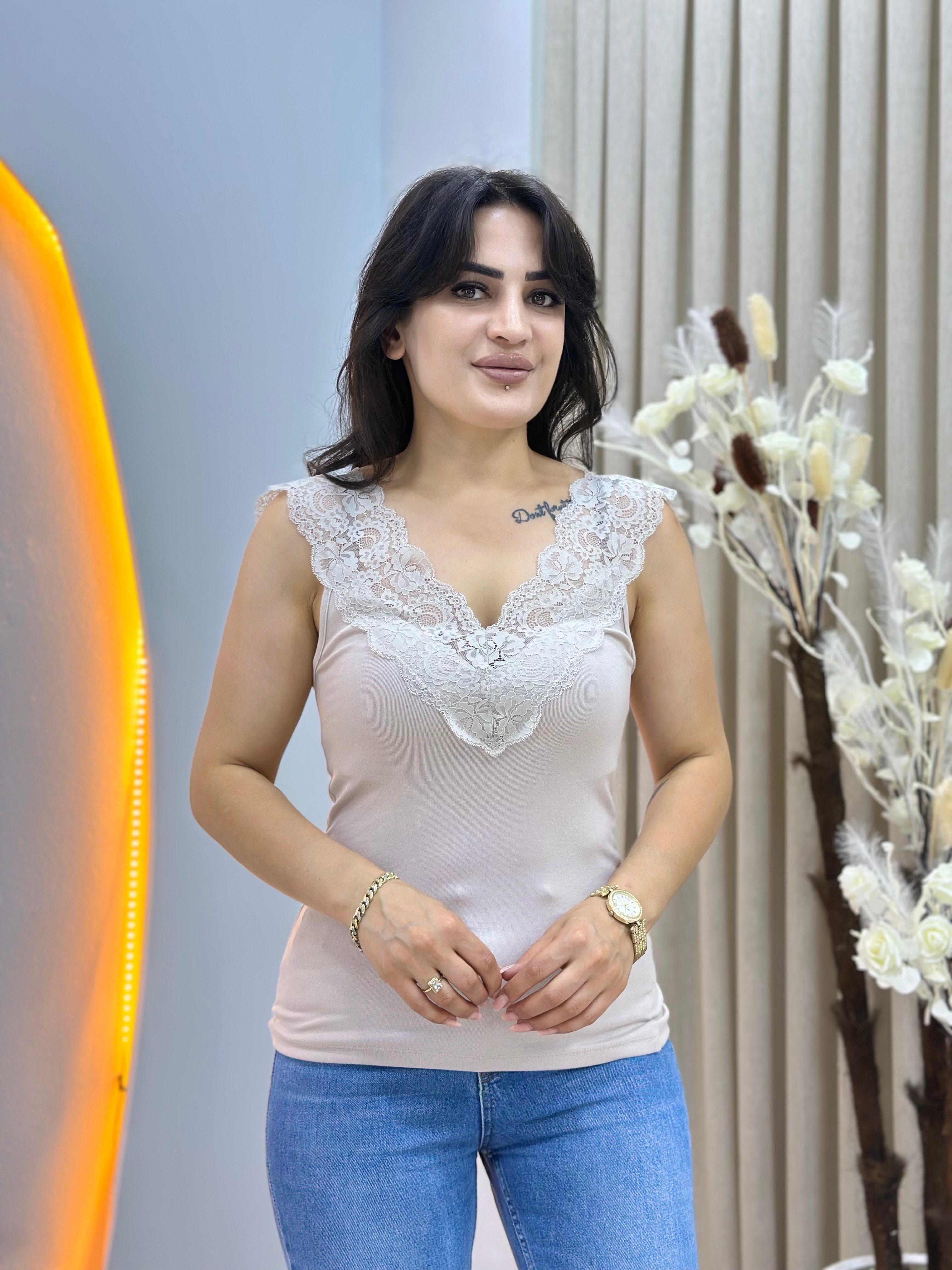 Libo Bej V Yaka Güpür Dantelli Atlet D154