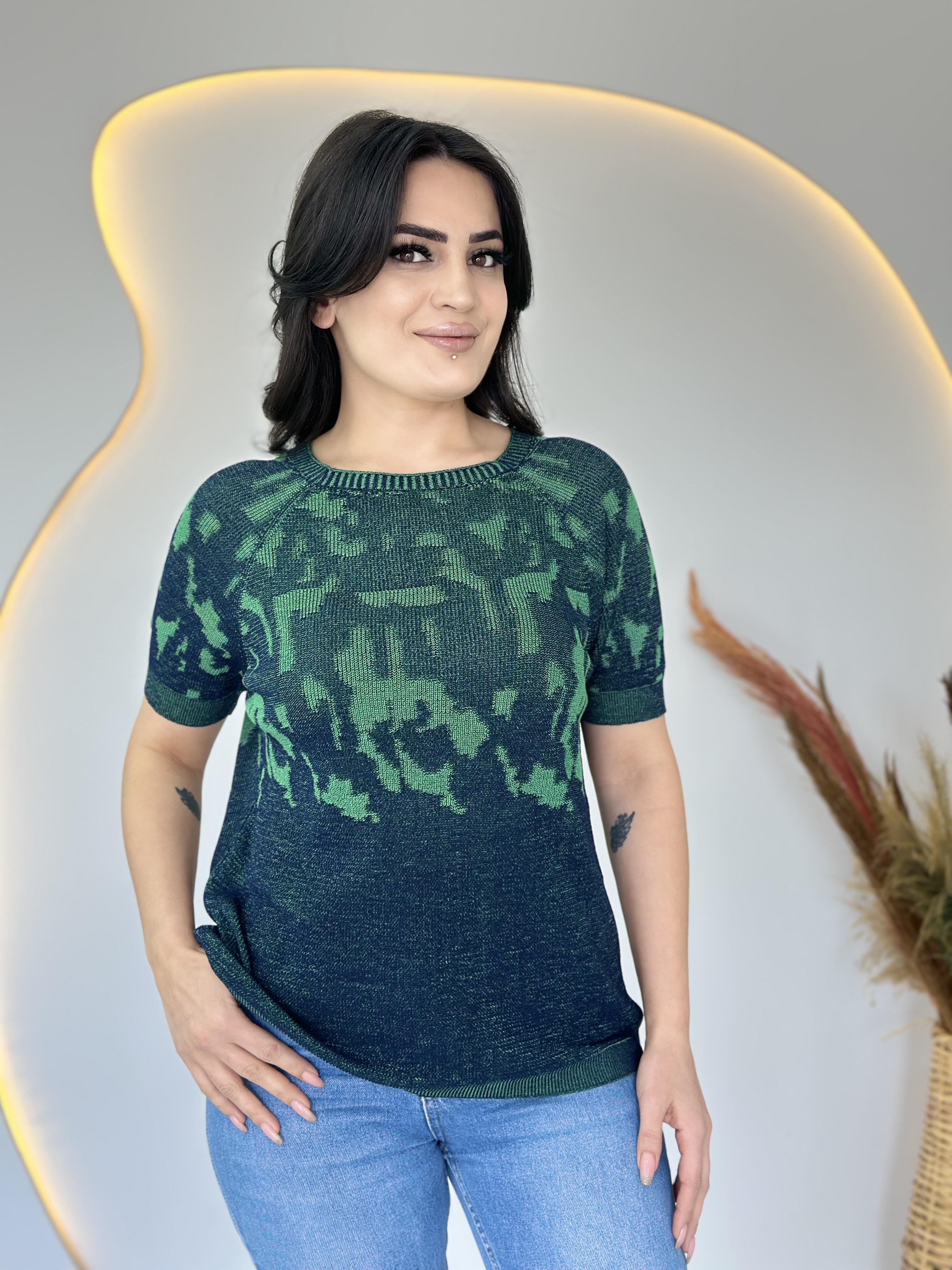 Lili Yeşil Jakarlı Desenli Kisa Kollu Bluz D042