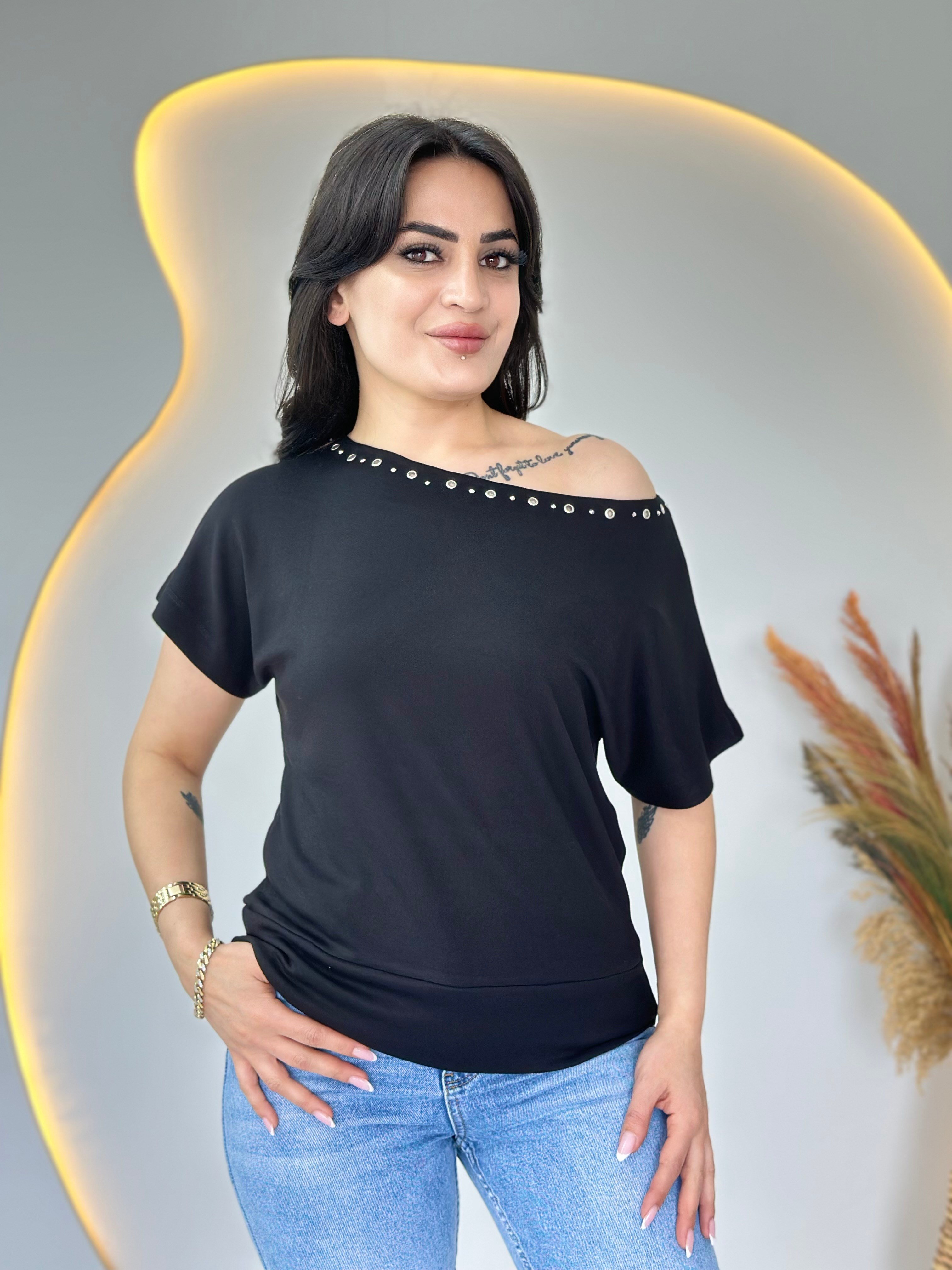 Lunes Siyah Kayık Yaka Kuş Gözü Detaylı Kısa Kol Bluz D115
