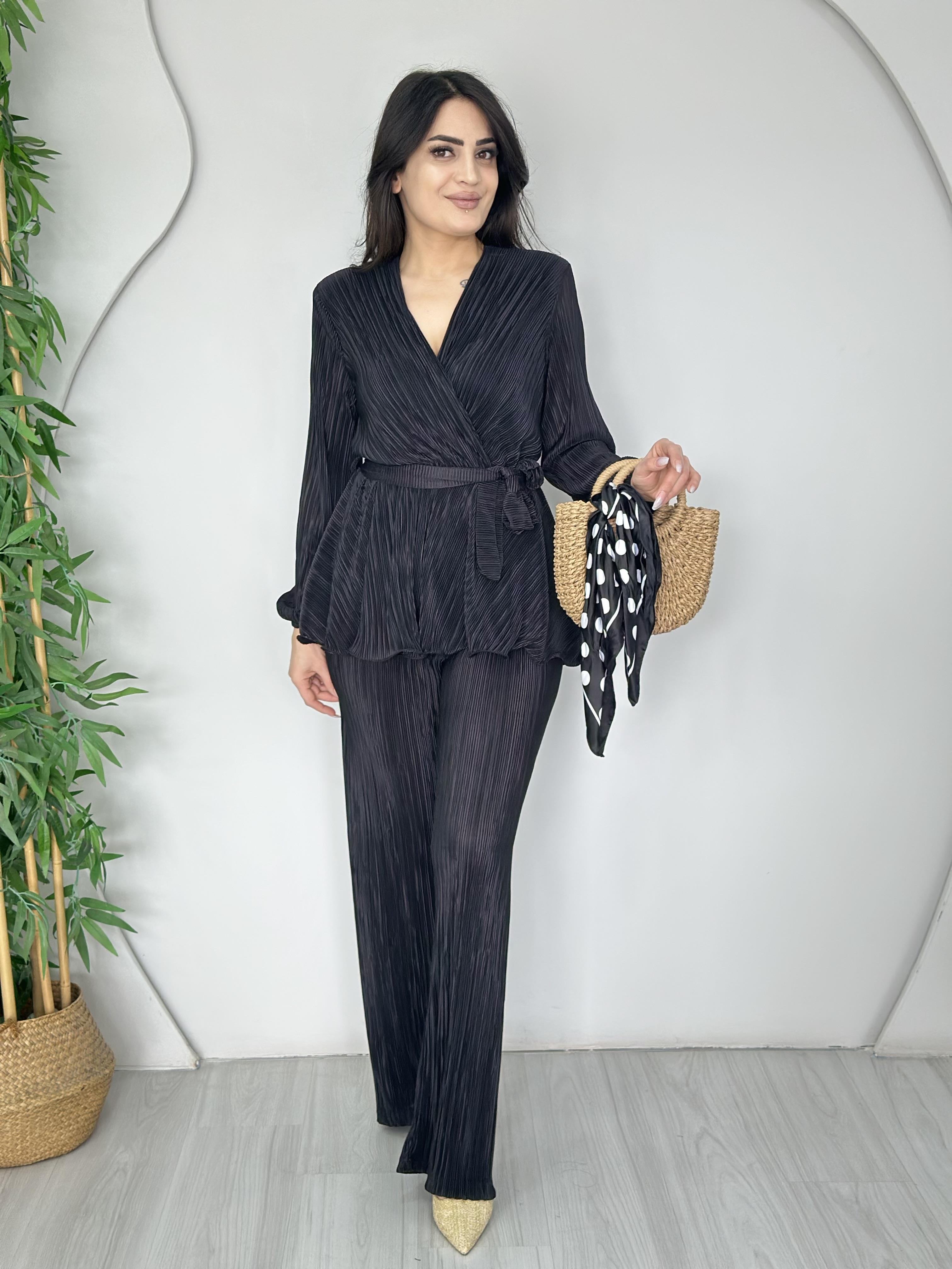 Moise Siyah Kruvaze Yaka Vatkalı Kuşaklı Piliseli Takım A2222